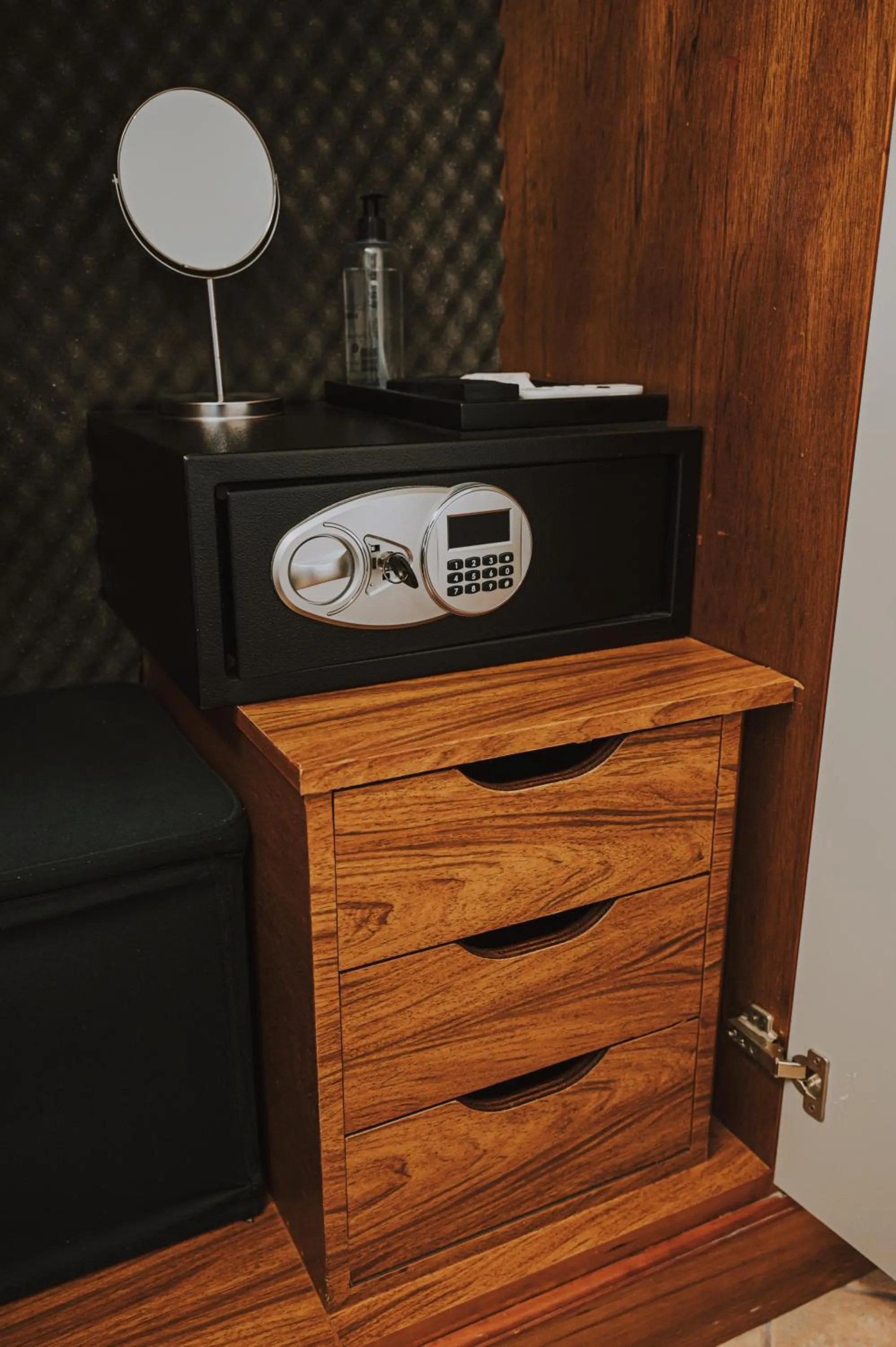 Albergo Delle Regioni, Barberini - Fontana di Trevi
