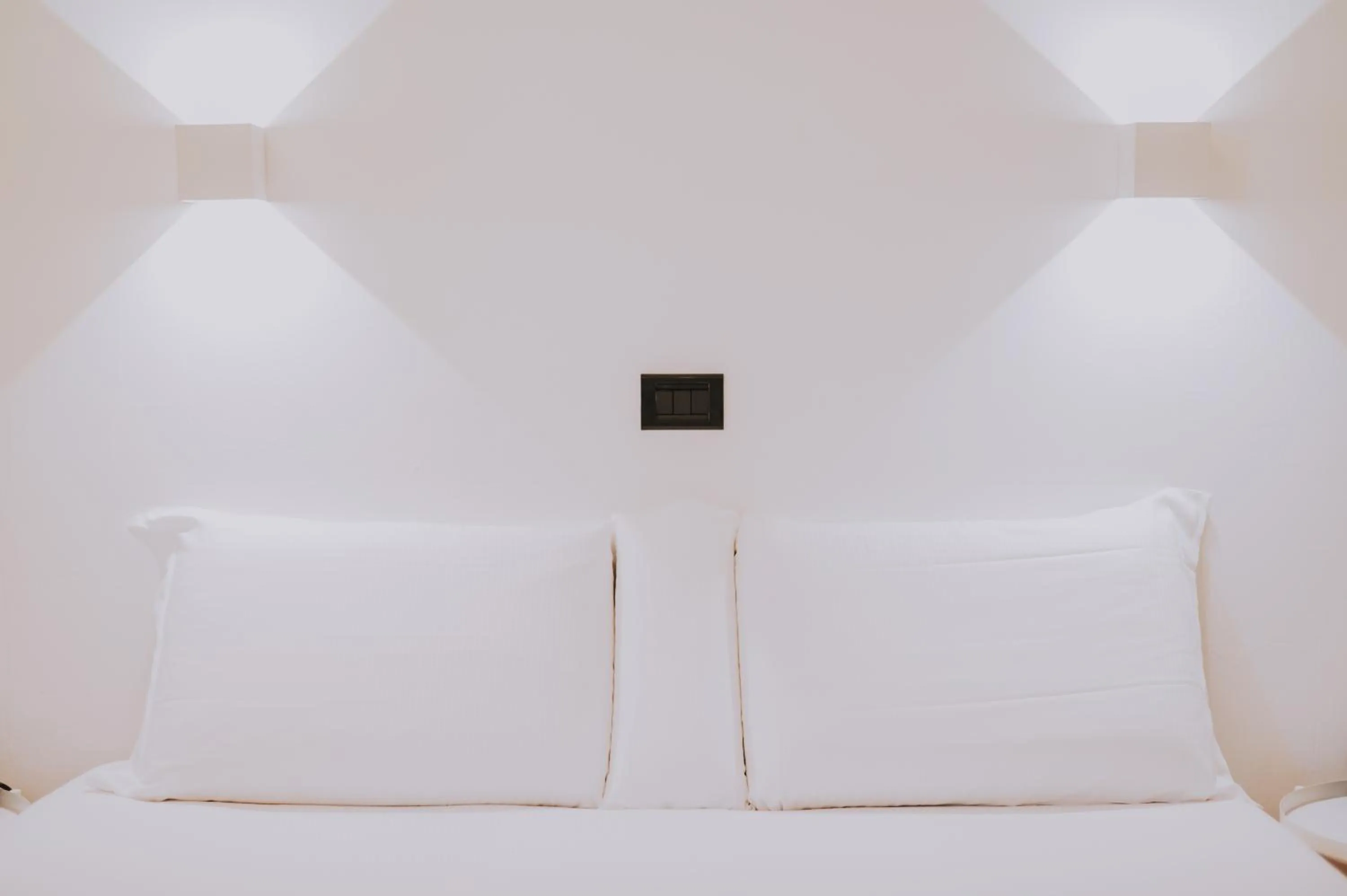 Bed in Albergo Delle Regioni, Barberini - Fontana di Trevi