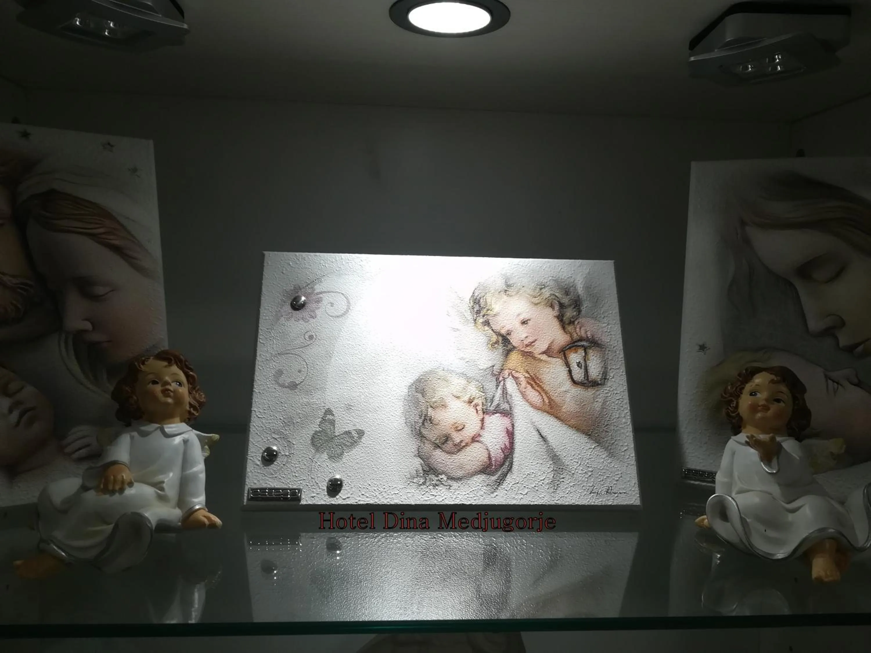 On-site shops in Hotel Dina