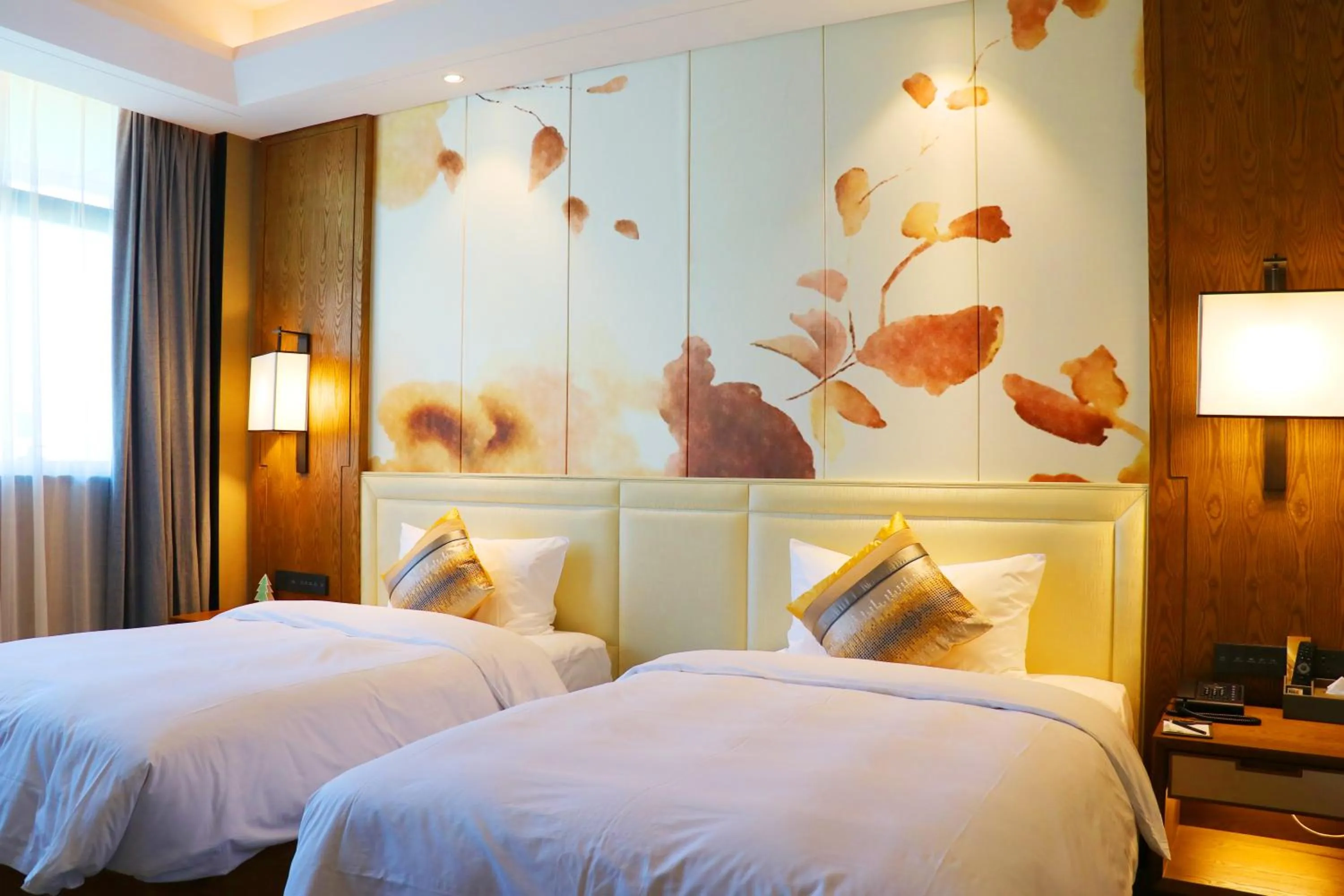 Bed in Jinling Grand Hotel Nanchang