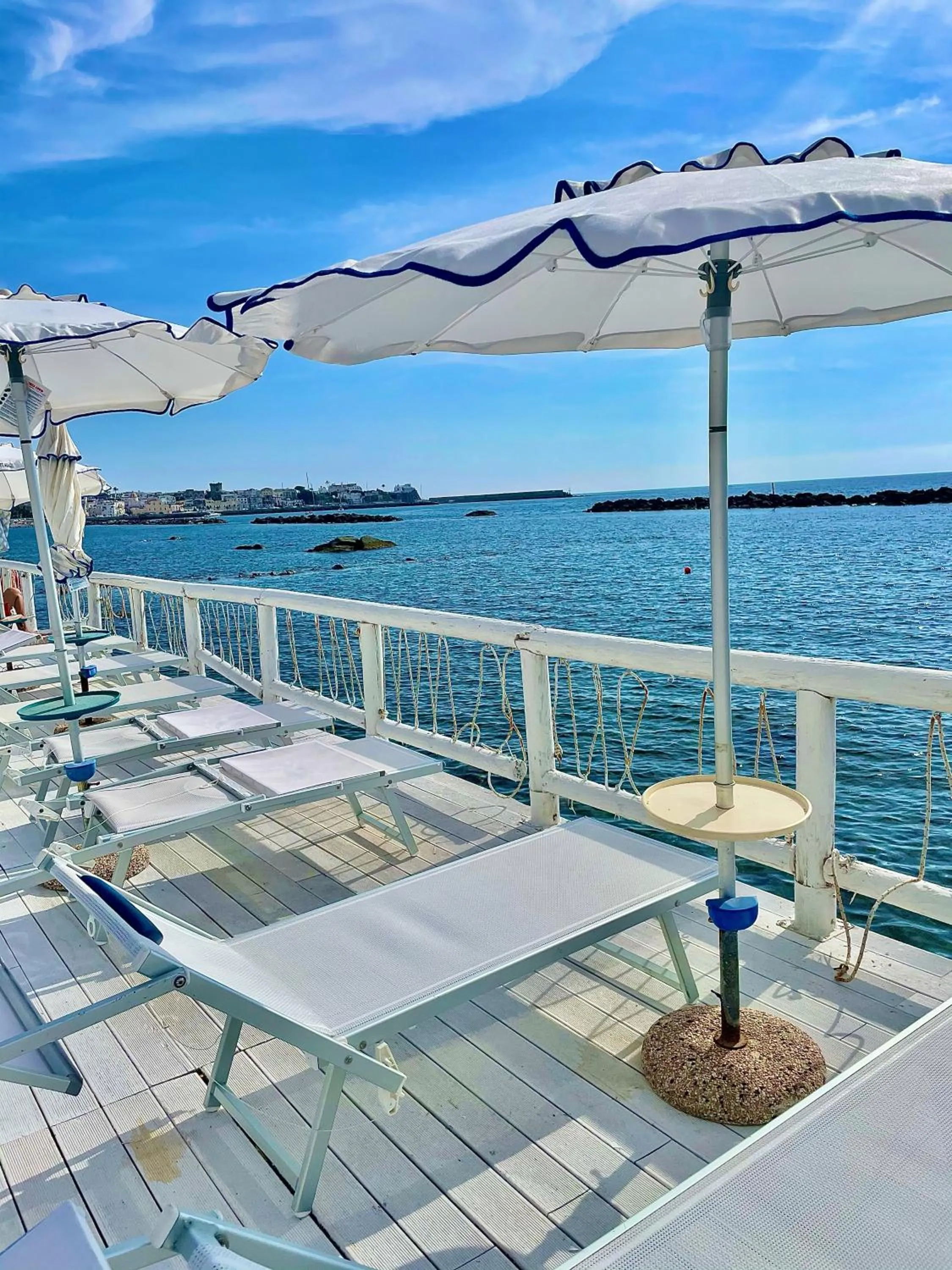 Beach in Hotel La Scogliera