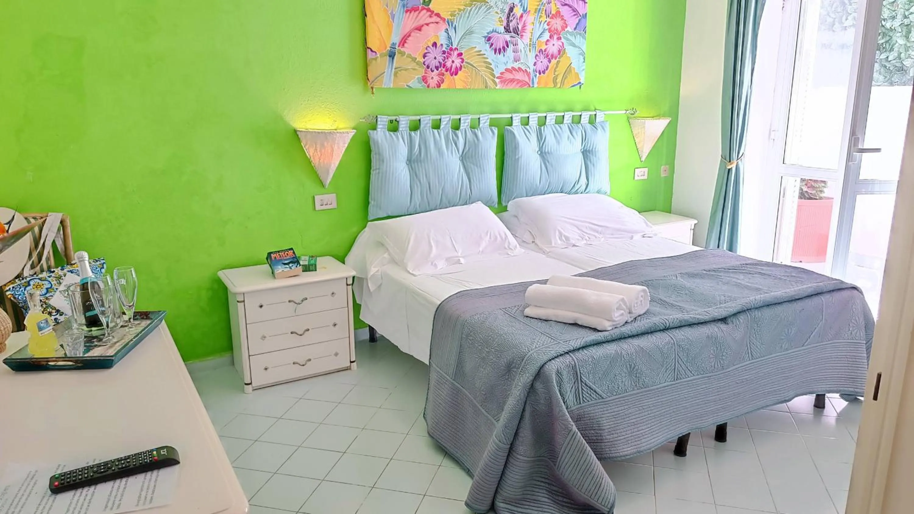 Photo of the whole room, Bed in Hotel La Scogliera