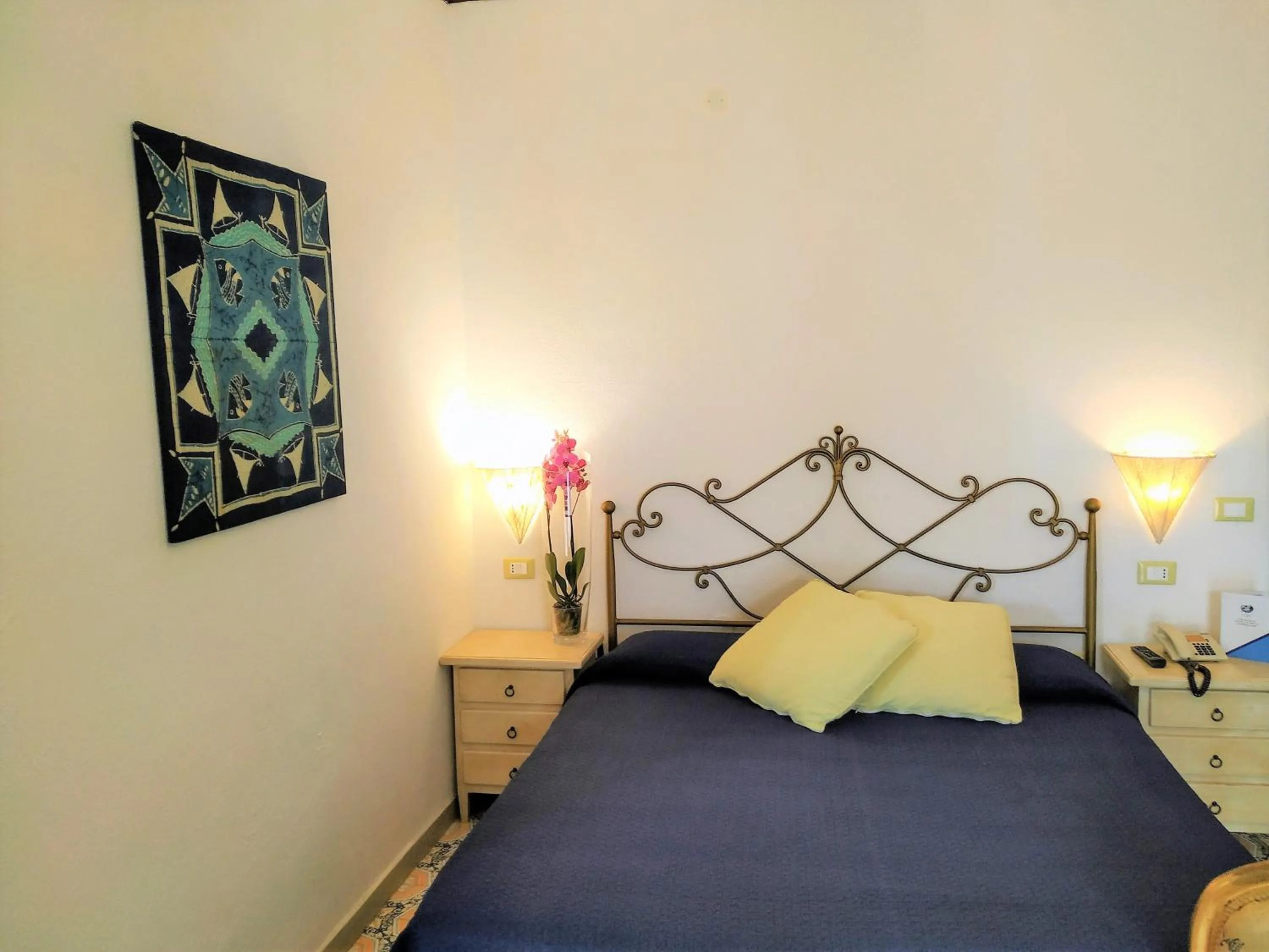 Photo of the whole room, Bed in Hotel La Scogliera