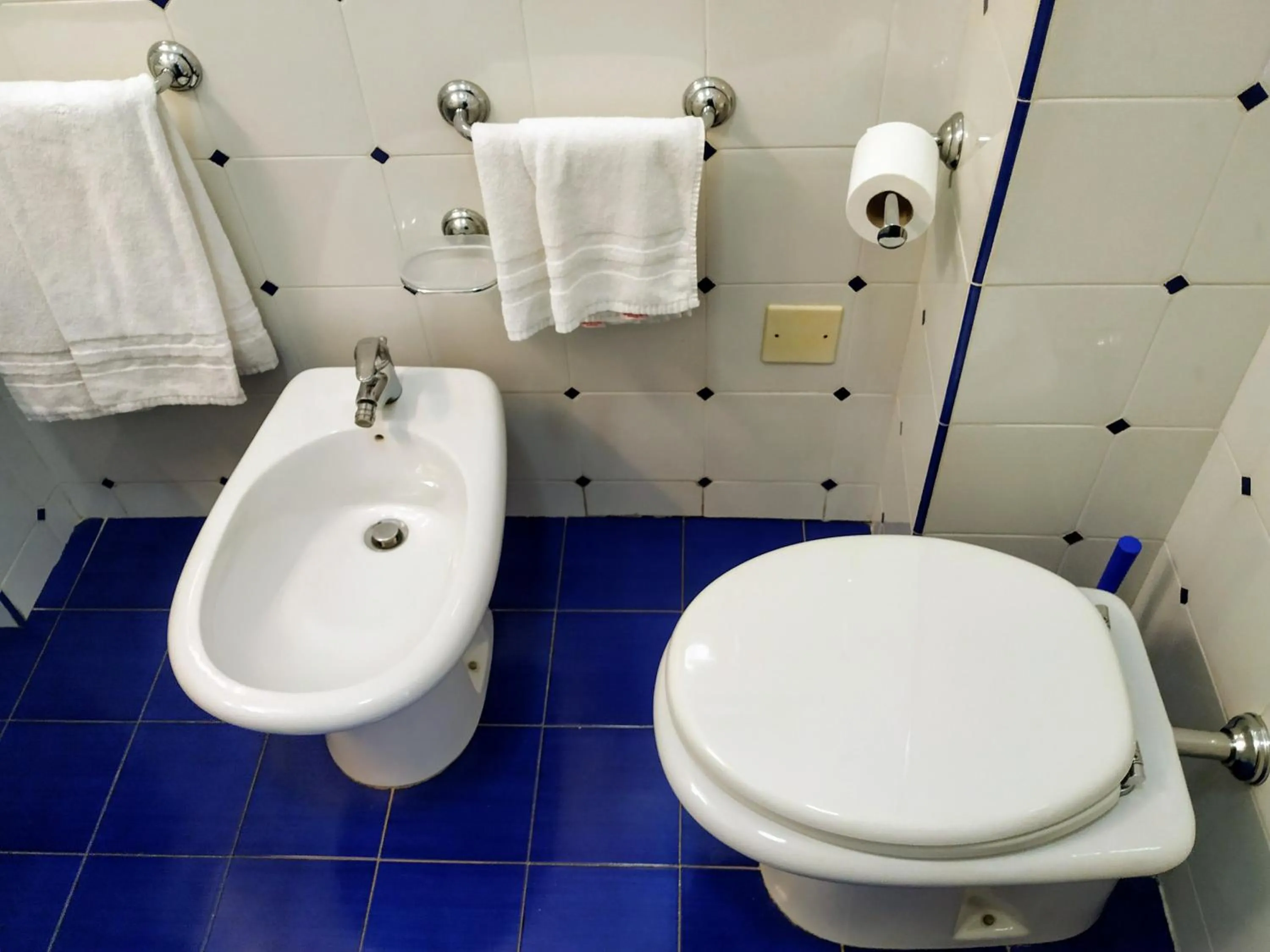 Bathroom in Hotel La Scogliera