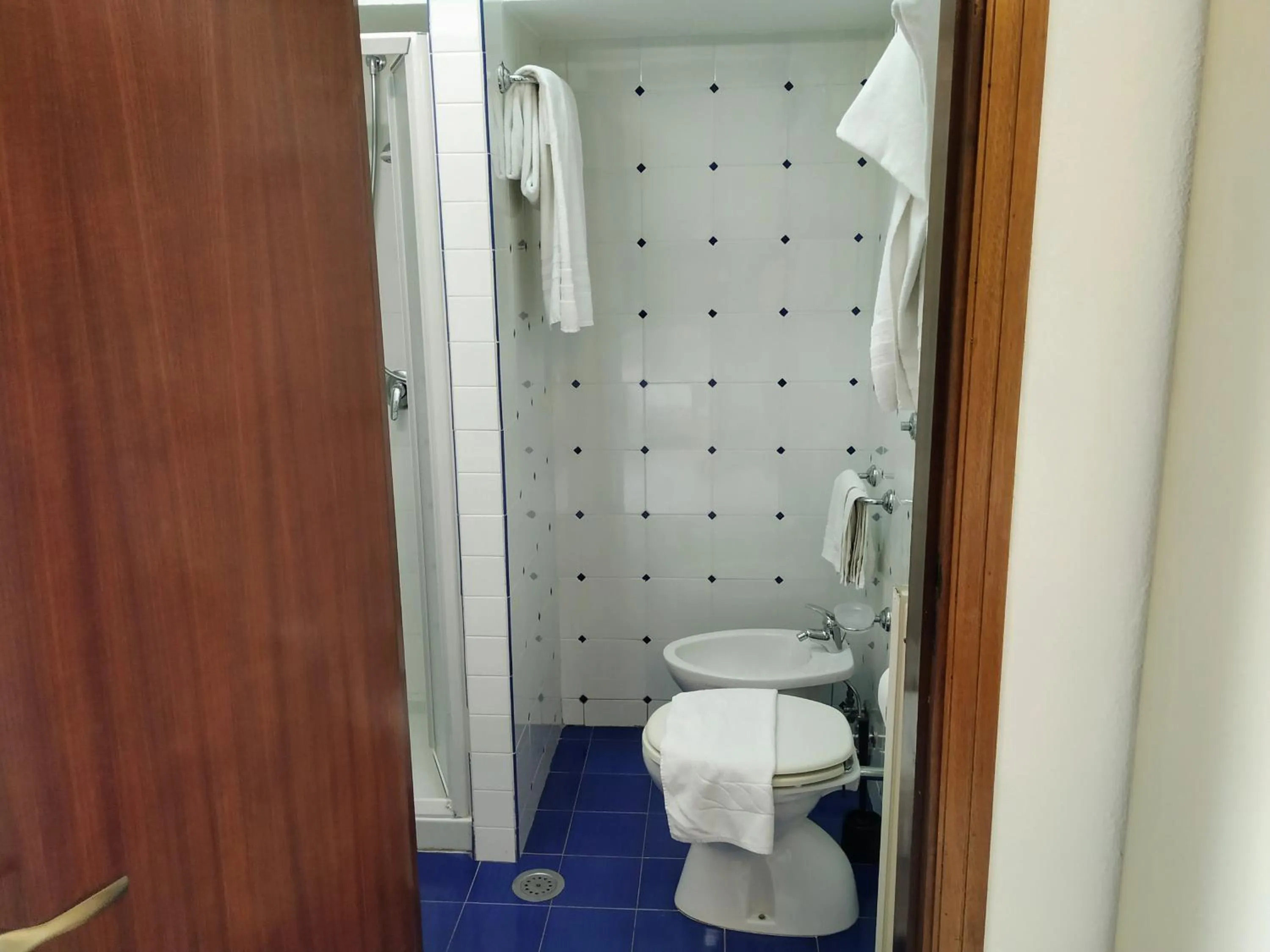 Bathroom in Hotel La Scogliera