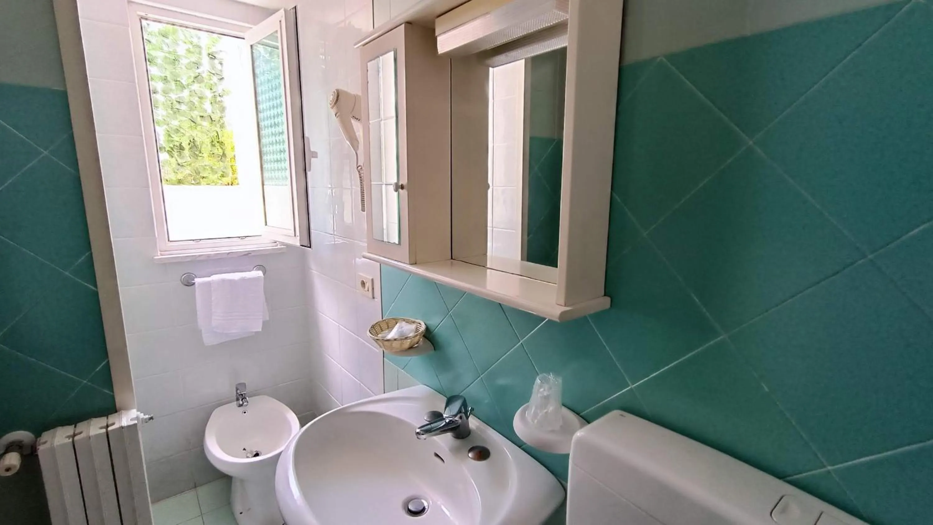 Bathroom in Hotel La Scogliera