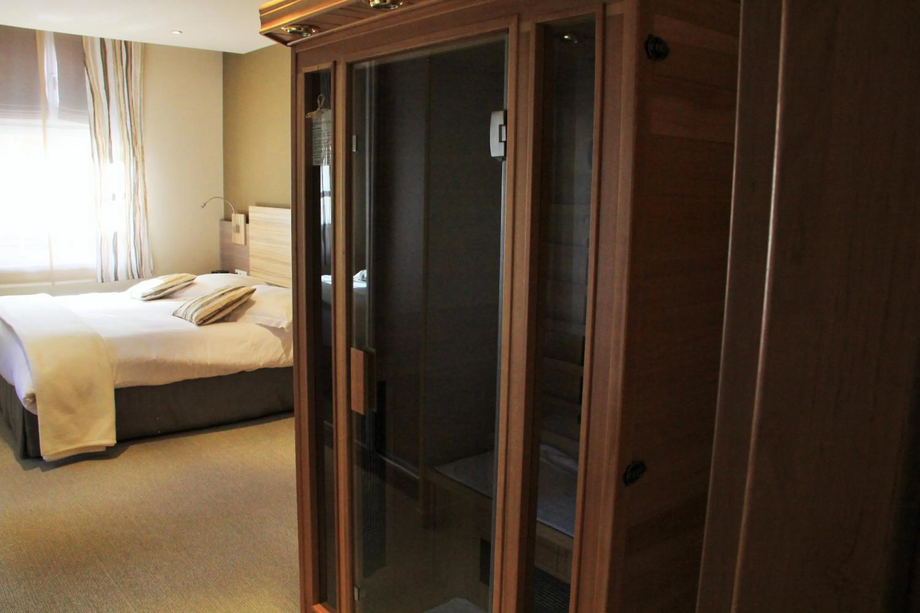 Bedroom in Hostellerie au Cygne