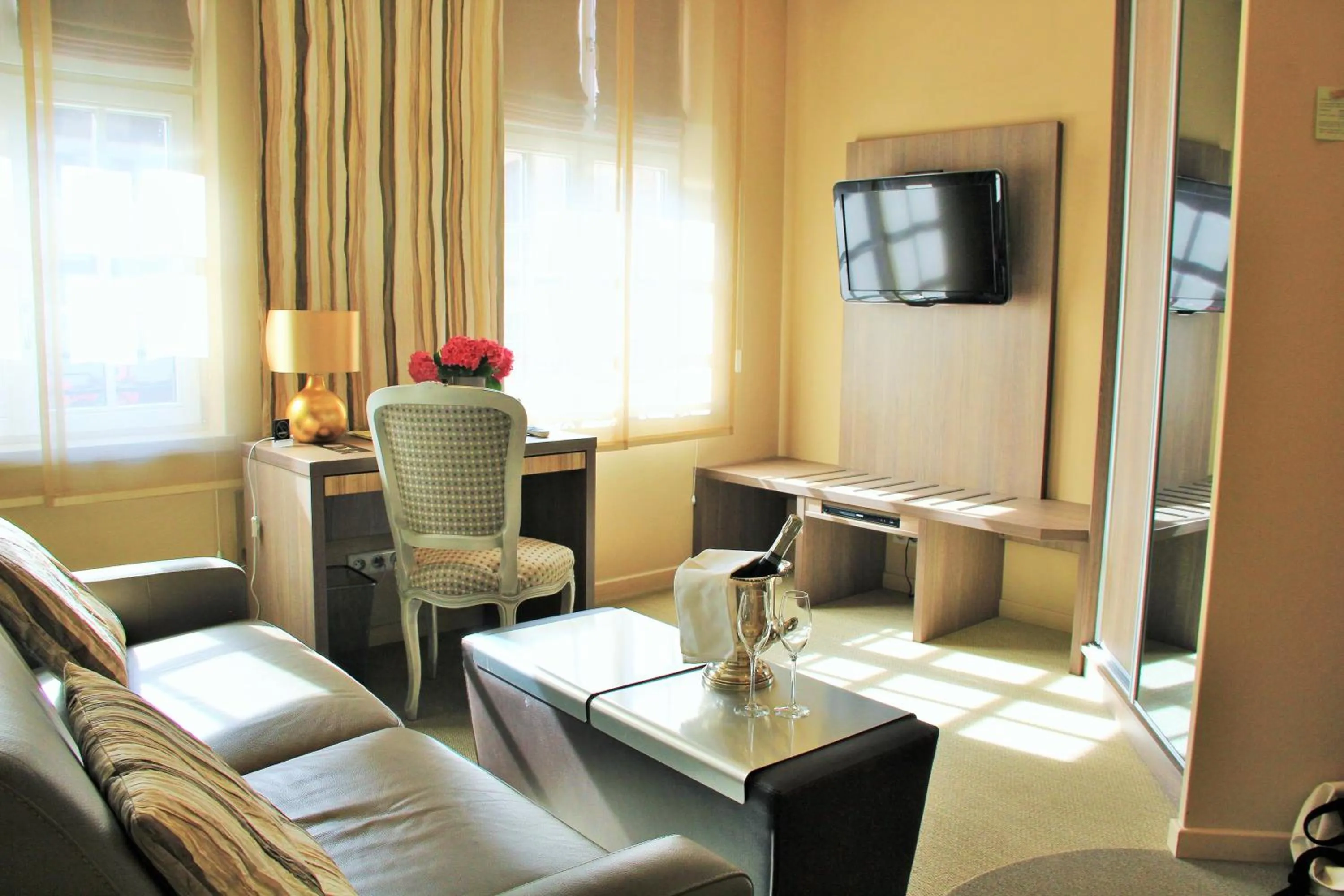 Bedroom in Hostellerie au Cygne