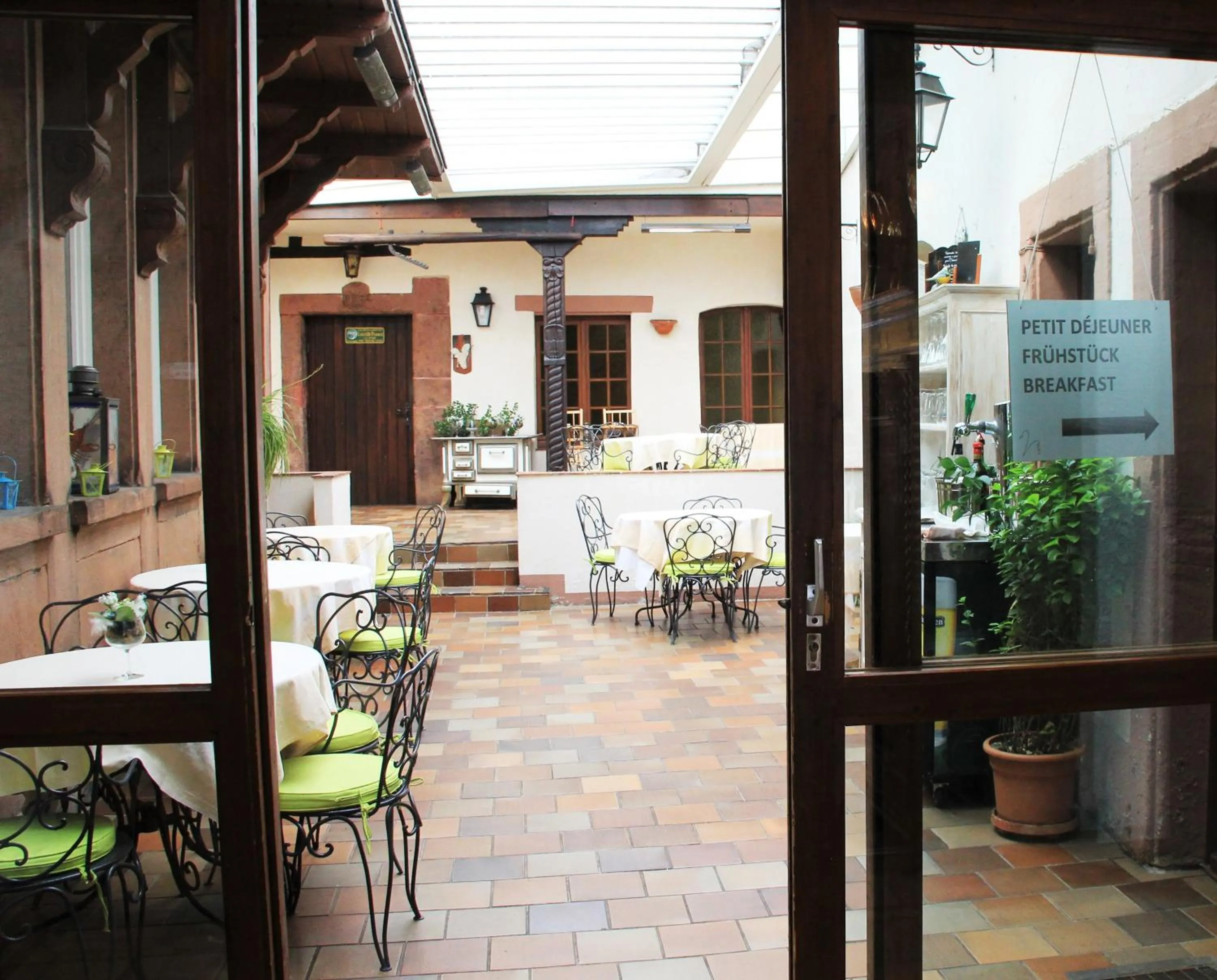 Breakfast in Hostellerie au Cygne