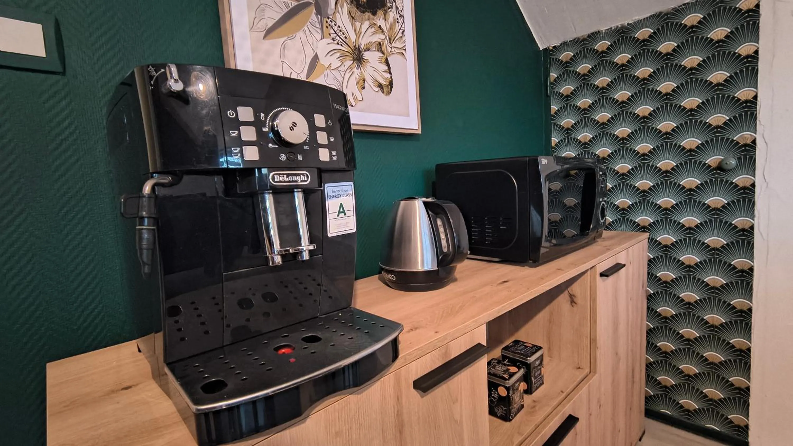 Coffee/tea facilities in La Girouardière