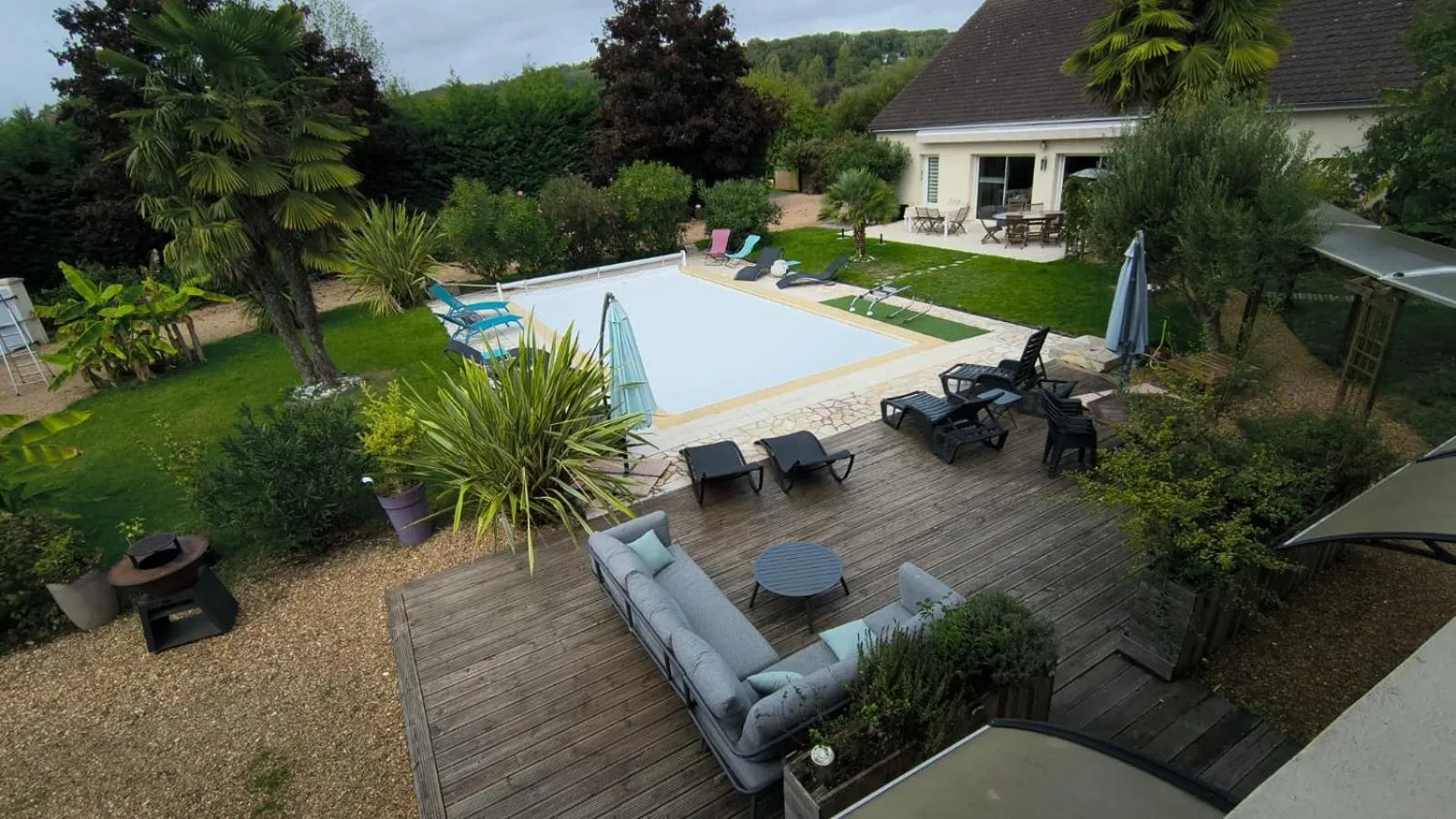 Property building in La Girouardière