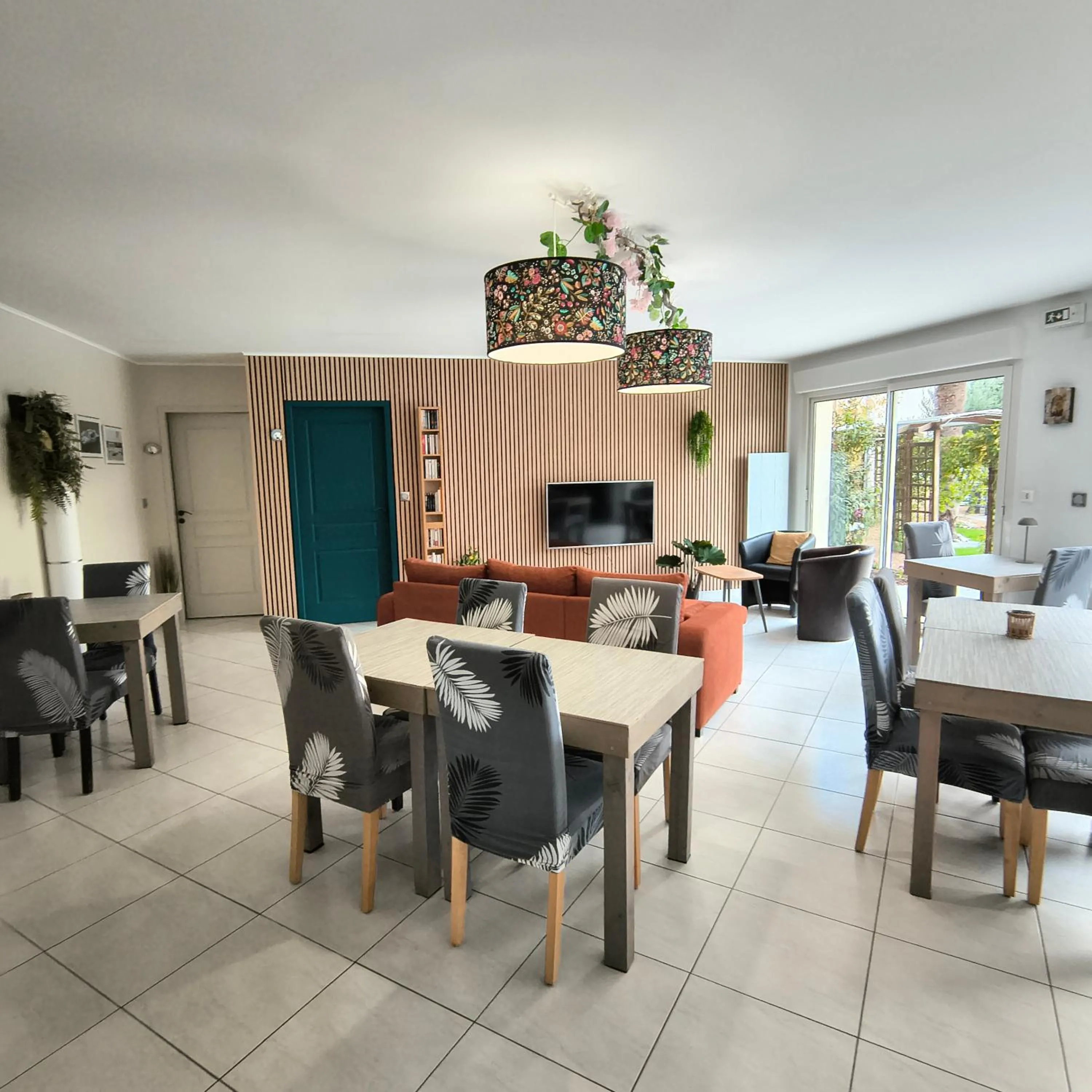 Dining area in La Girouardière