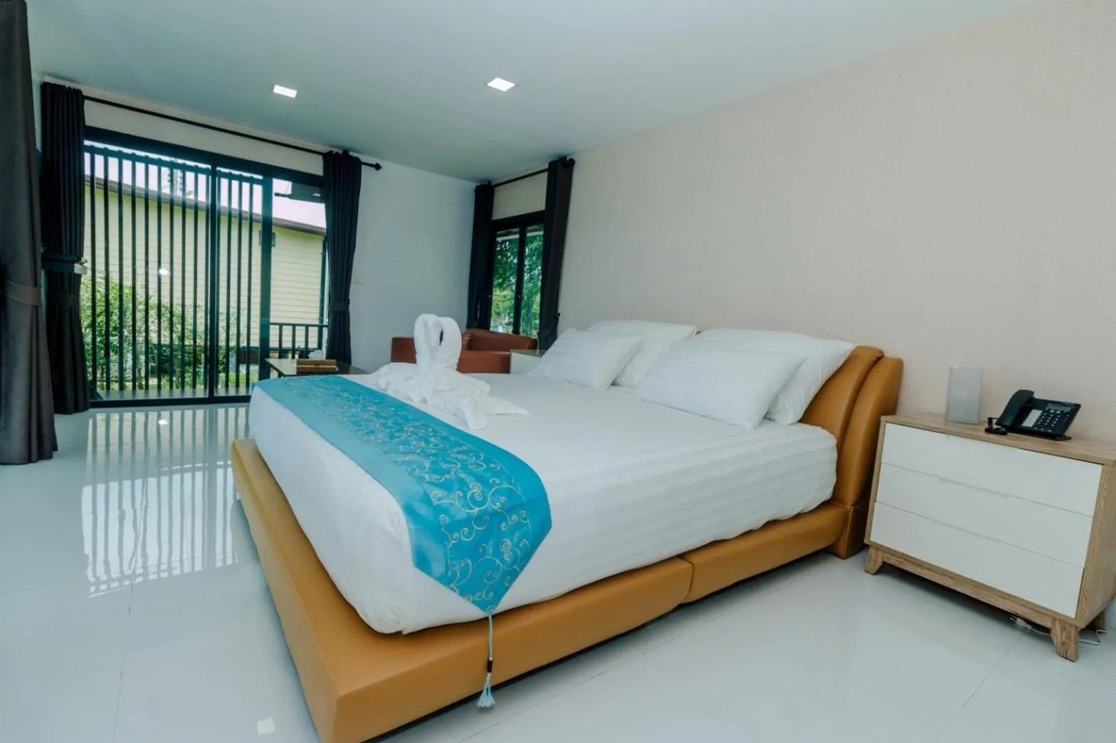 Bed in Mae On Village Resort
