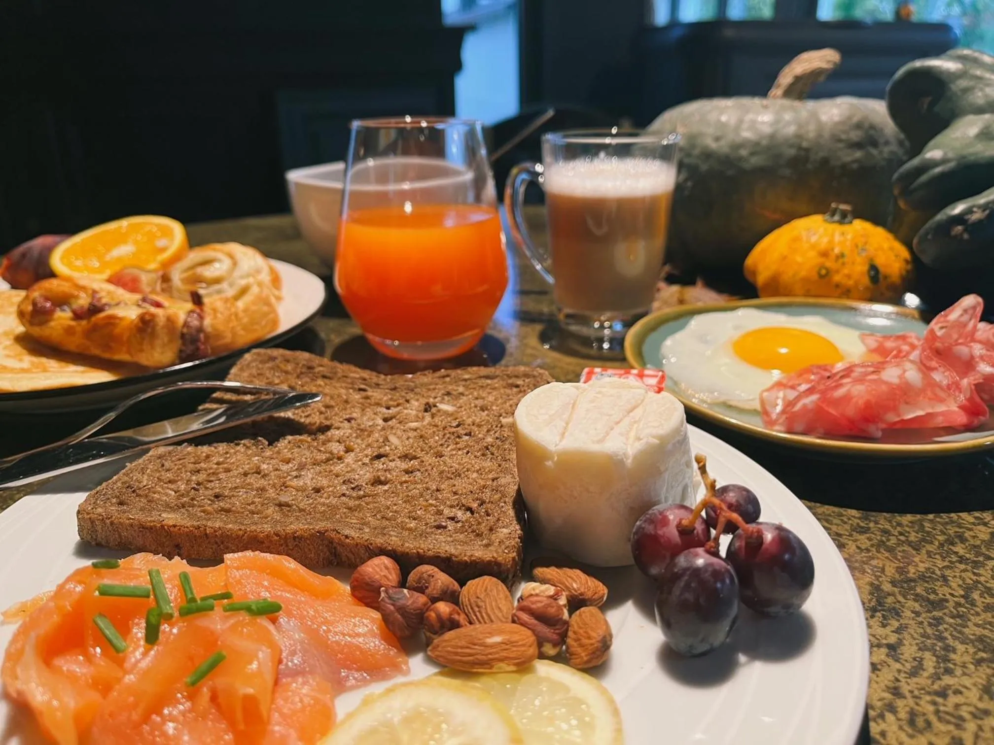 Breakfast in Hôtel le Corbusson Laval Ouest