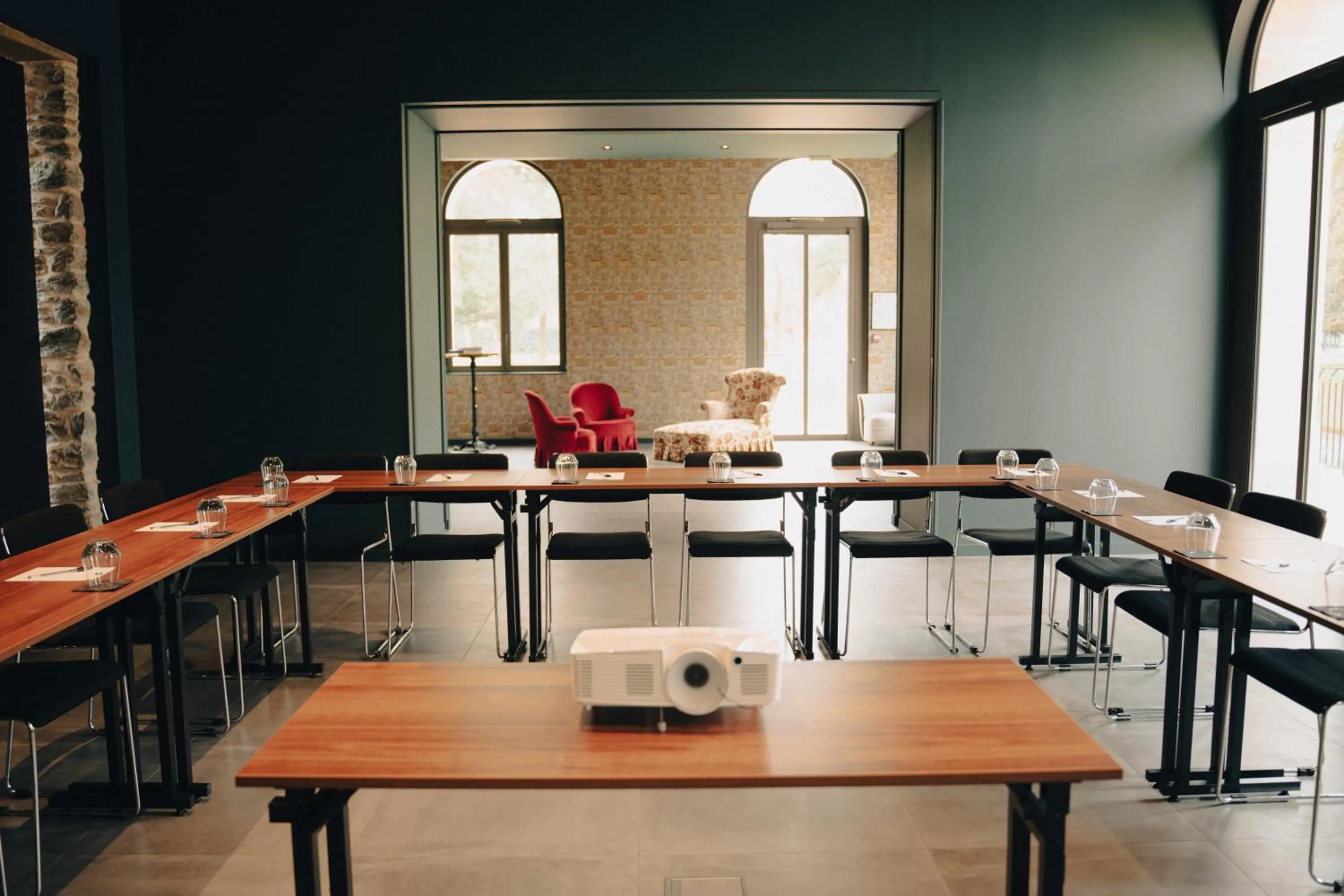 Meeting/conference room in Hôtel le Corbusson Laval Ouest