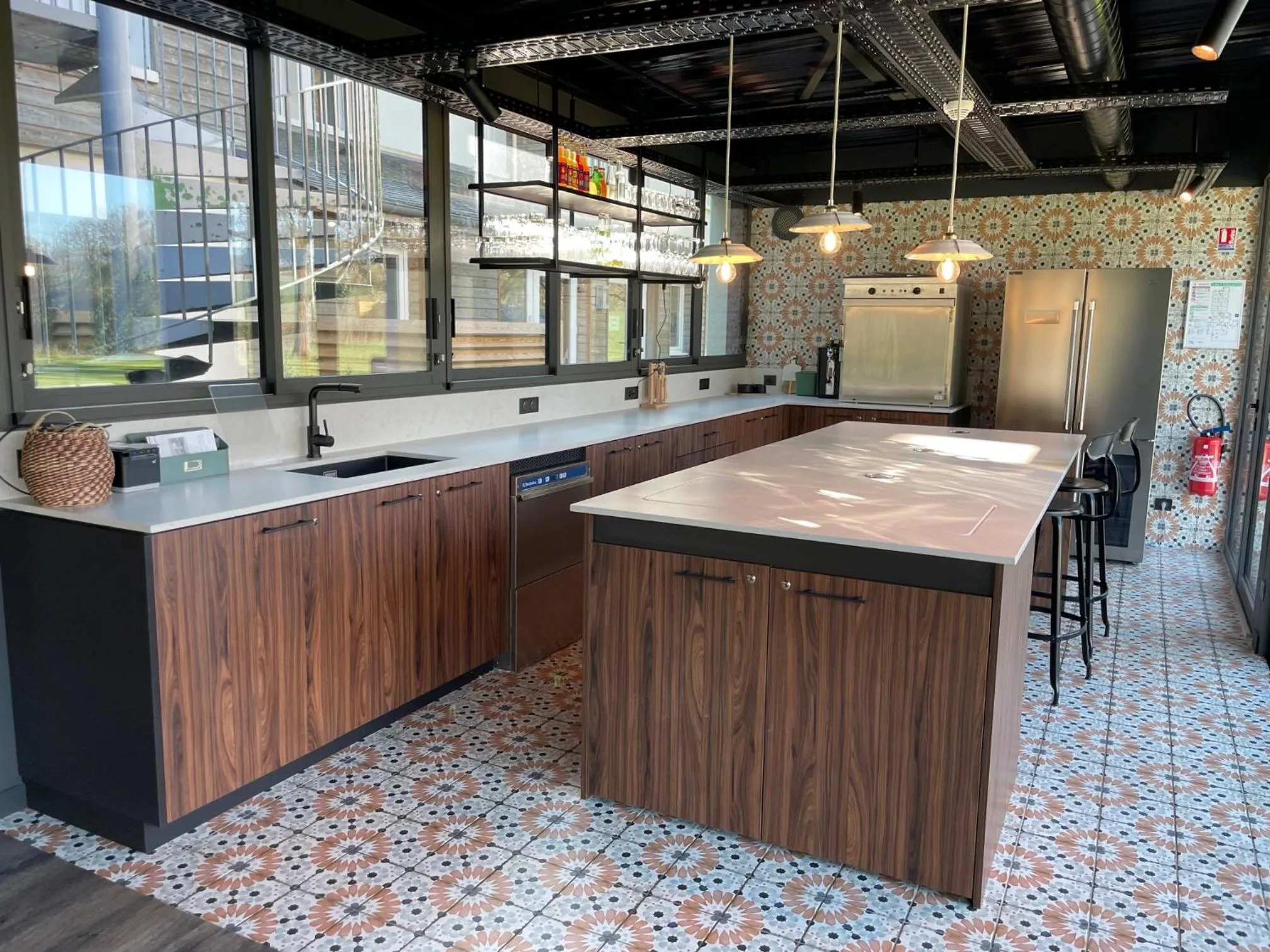 Lounge or bar in Hôtel le Corbusson Laval Ouest