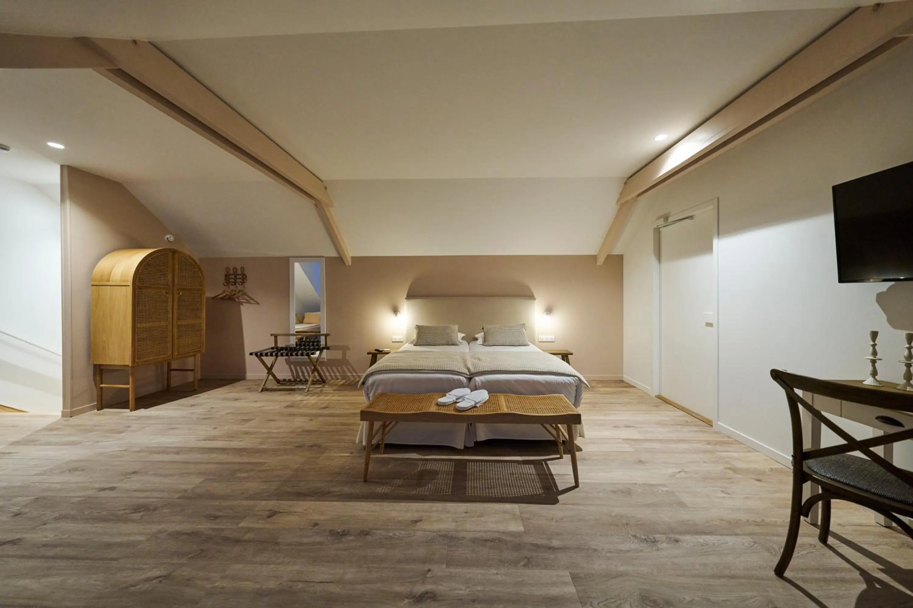 Bed in Hôtel le Corbusson Laval Ouest