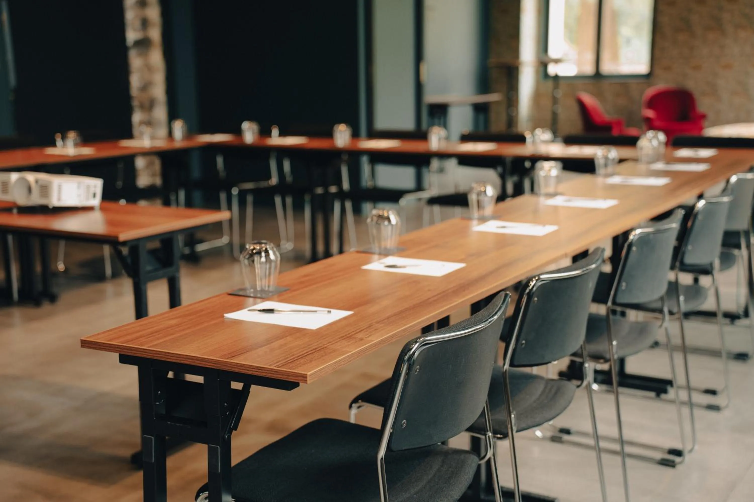 Meeting/conference room in Hôtel le Corbusson Laval Ouest