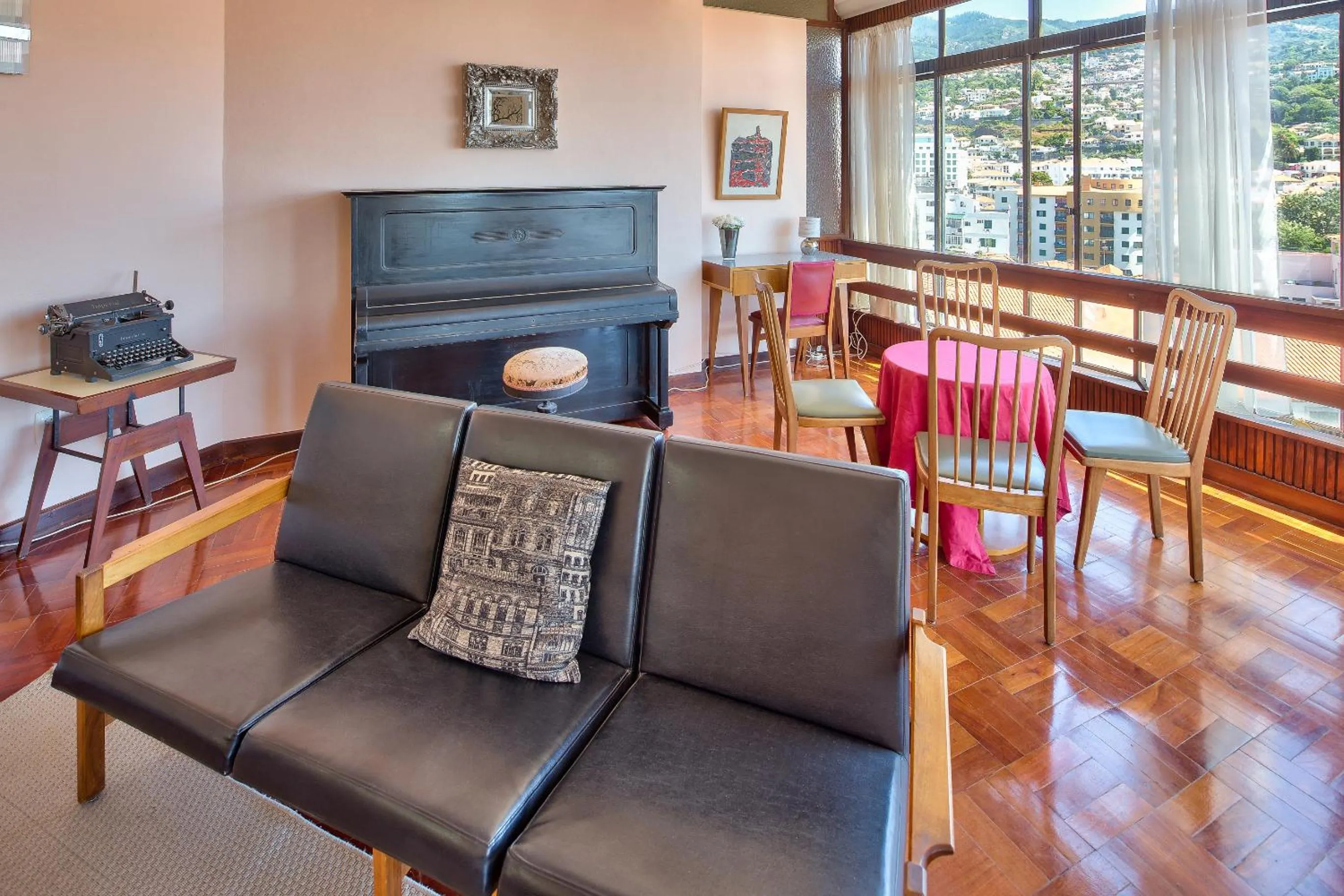 Communal lounge/ TV room in Hotel Monte Carlo