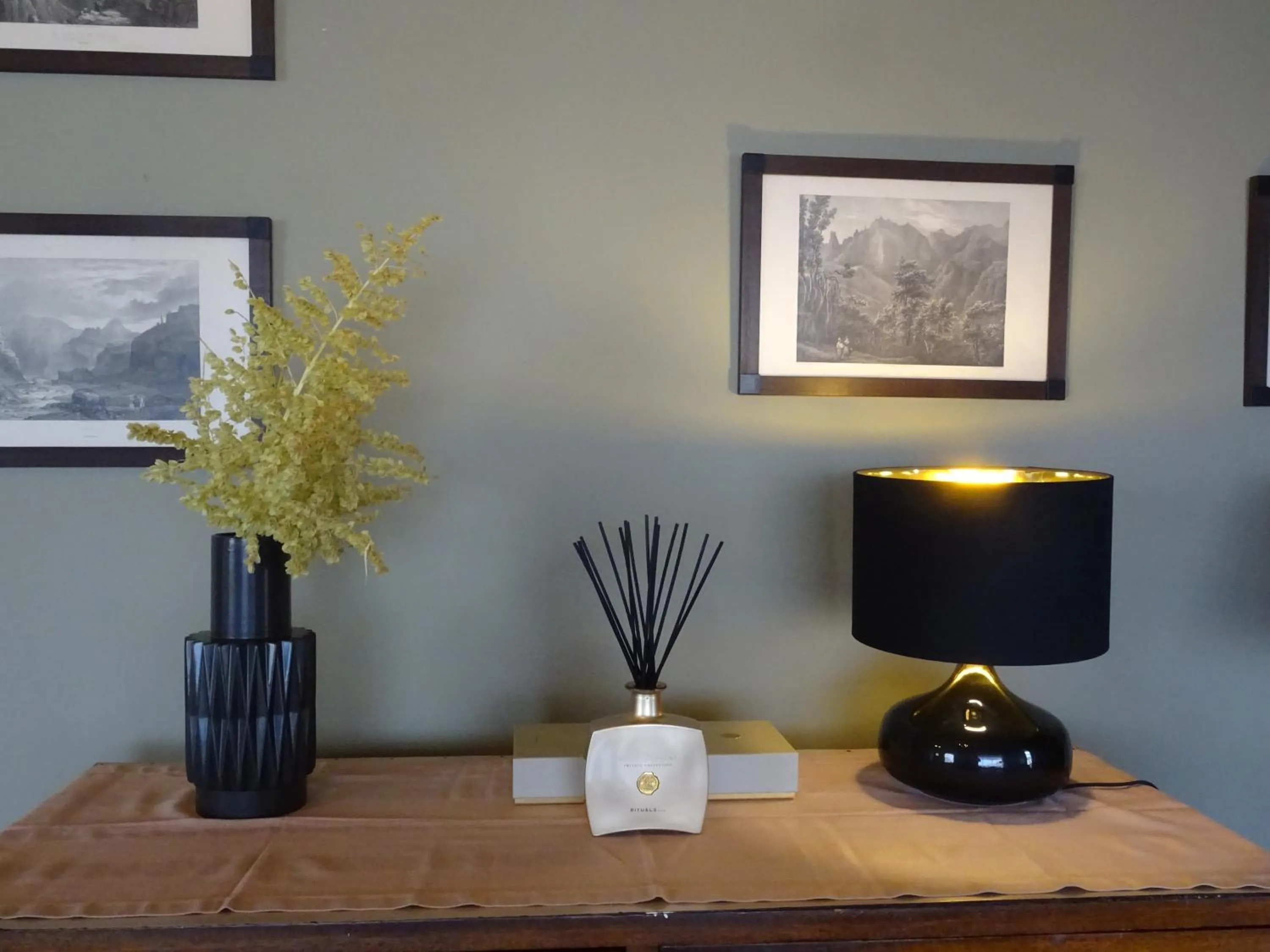 Restaurant/places to eat in Hotel Monte Carlo