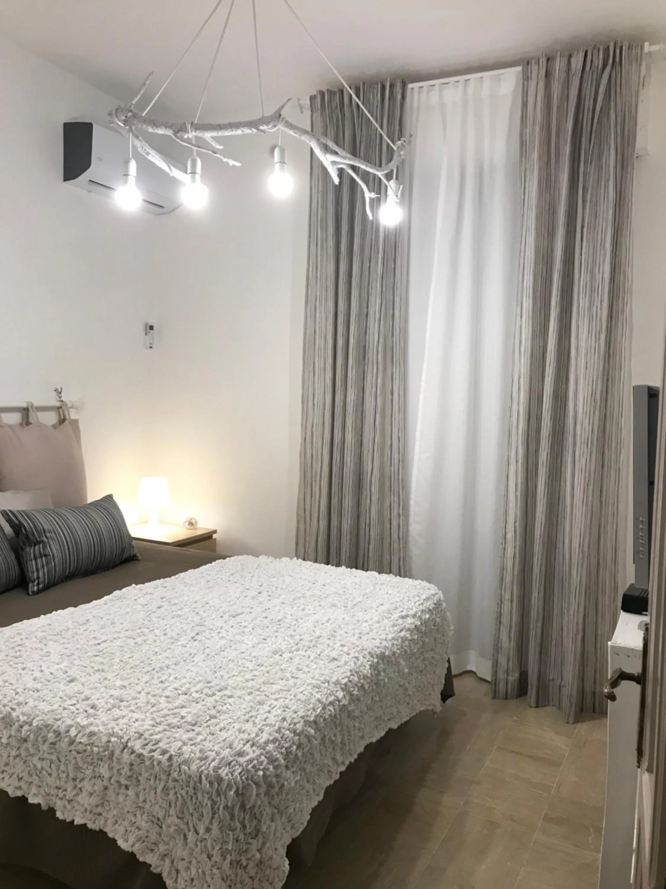 Bedroom, Bed in Cappuccini Green Relax