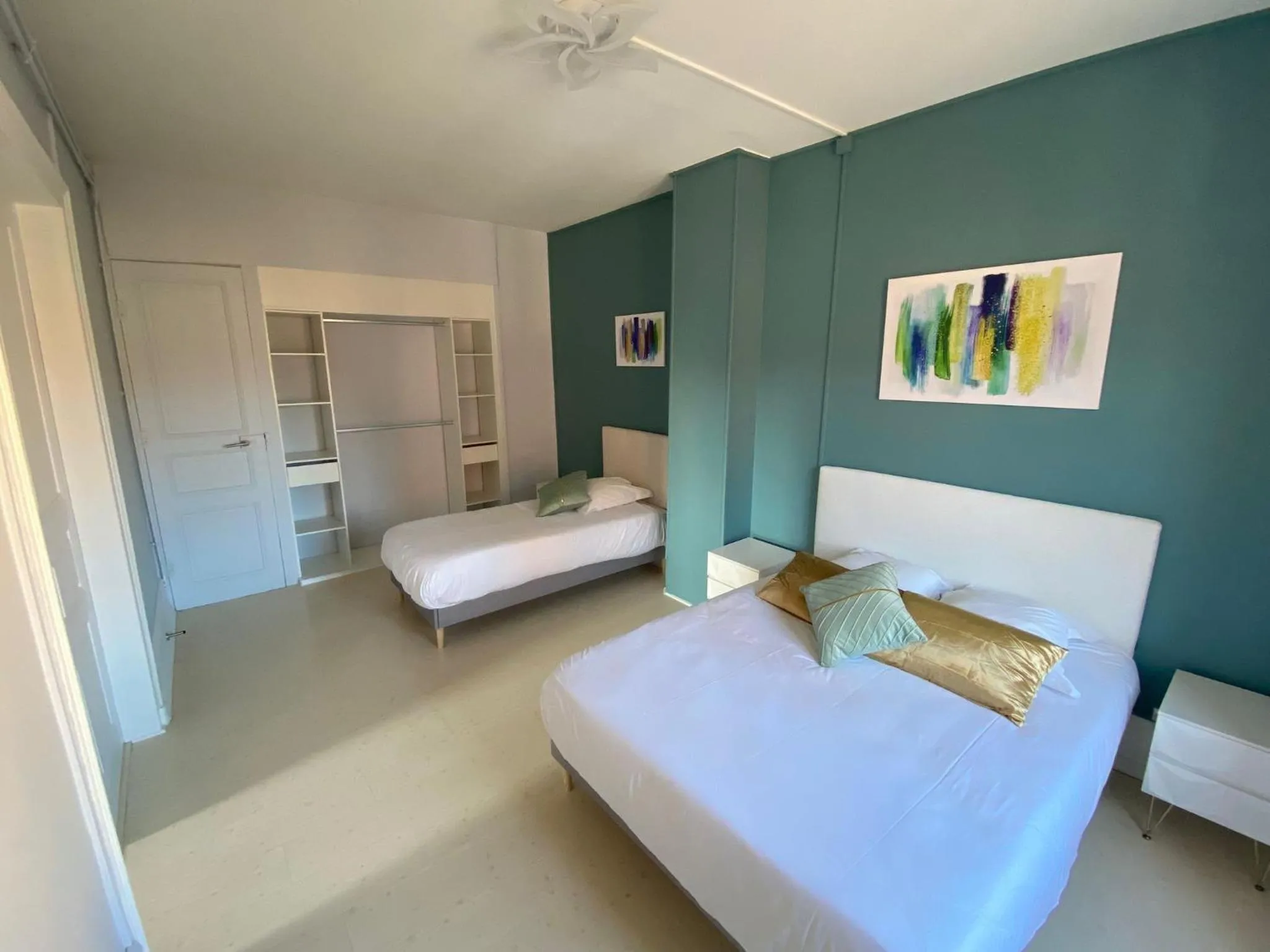 Bed in Hotel-Restaurant St-Christophe