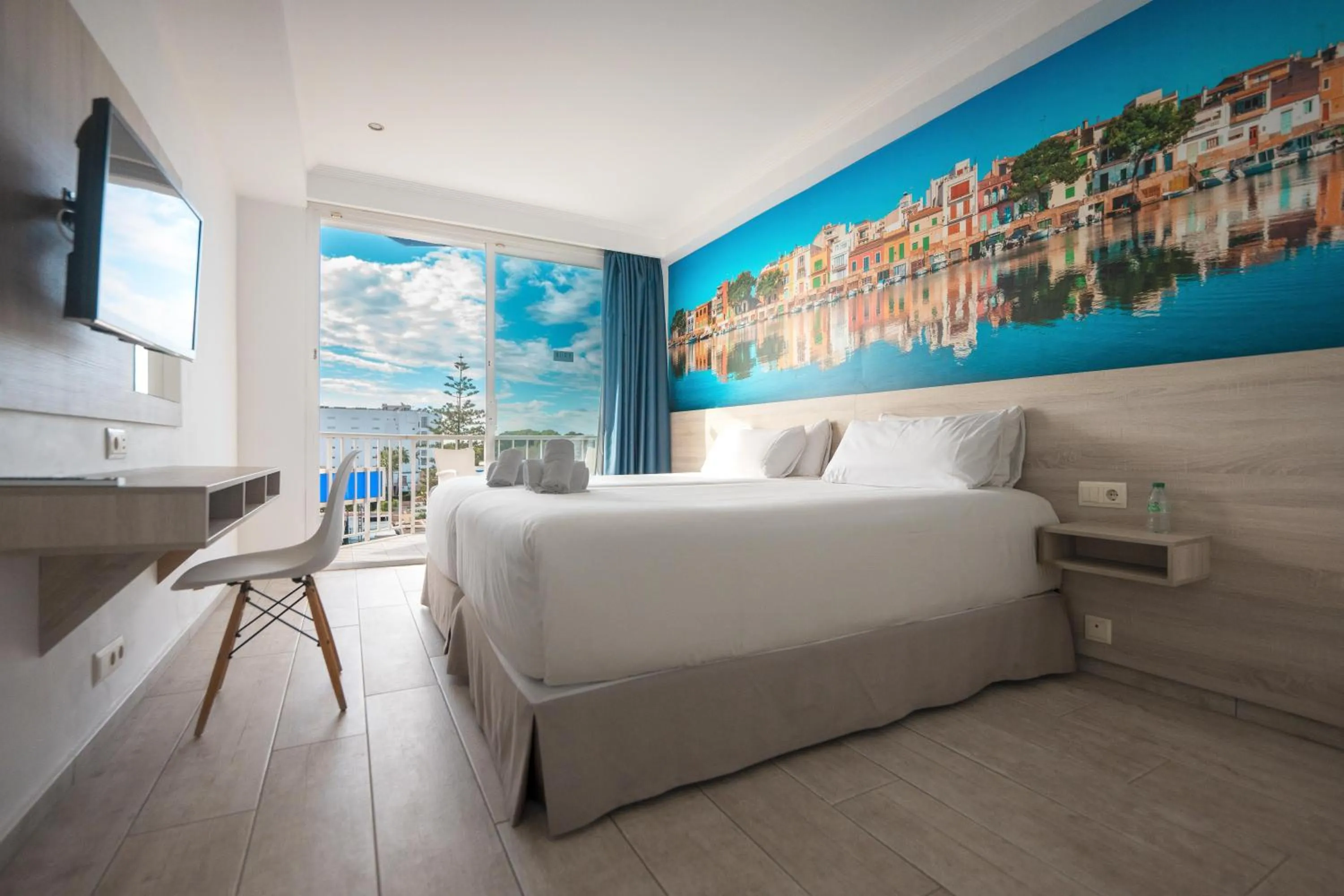 Photo of the whole room, Bed in NURA Boreal