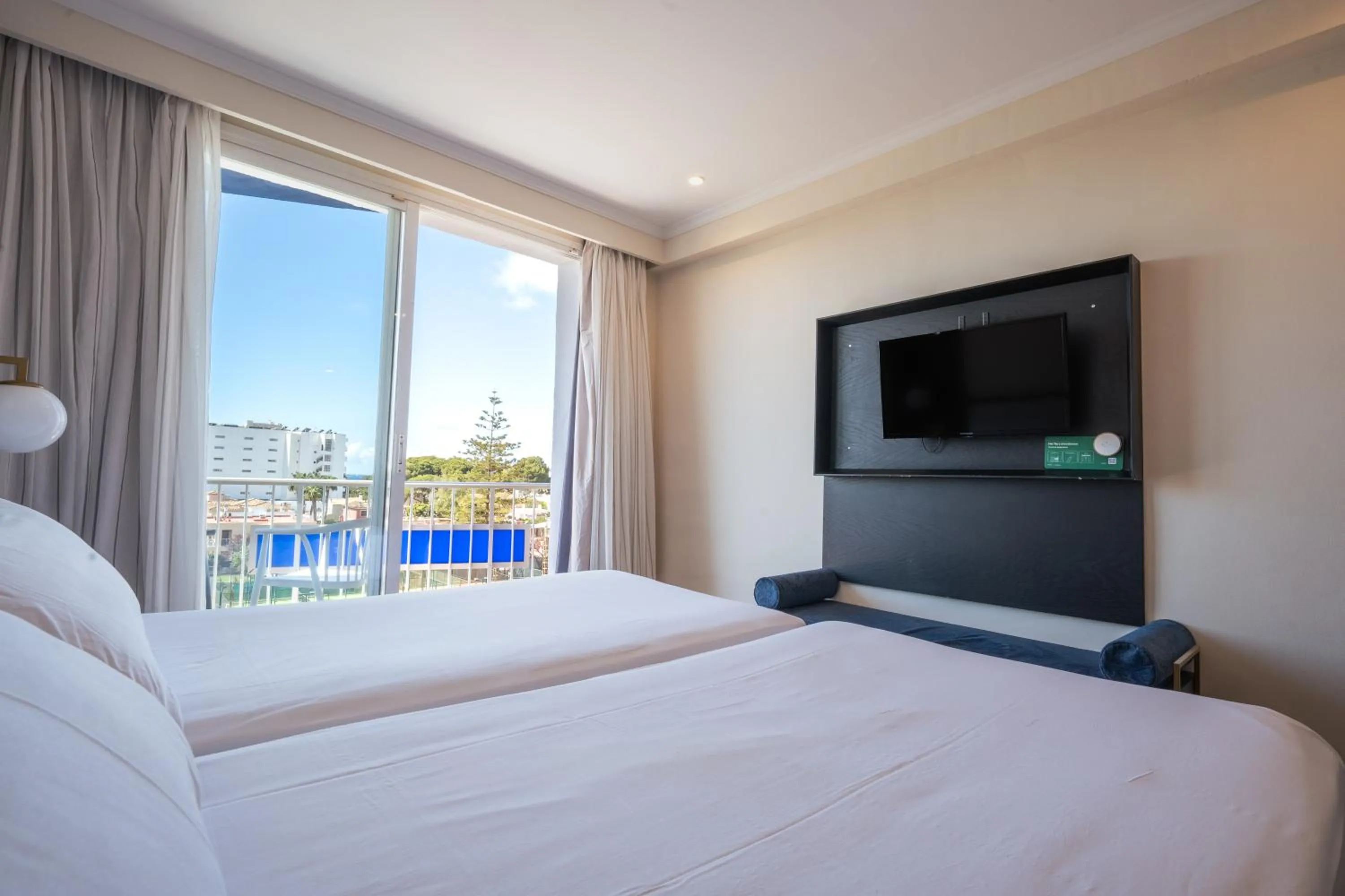 Bedroom, Bed in NURA Boreal