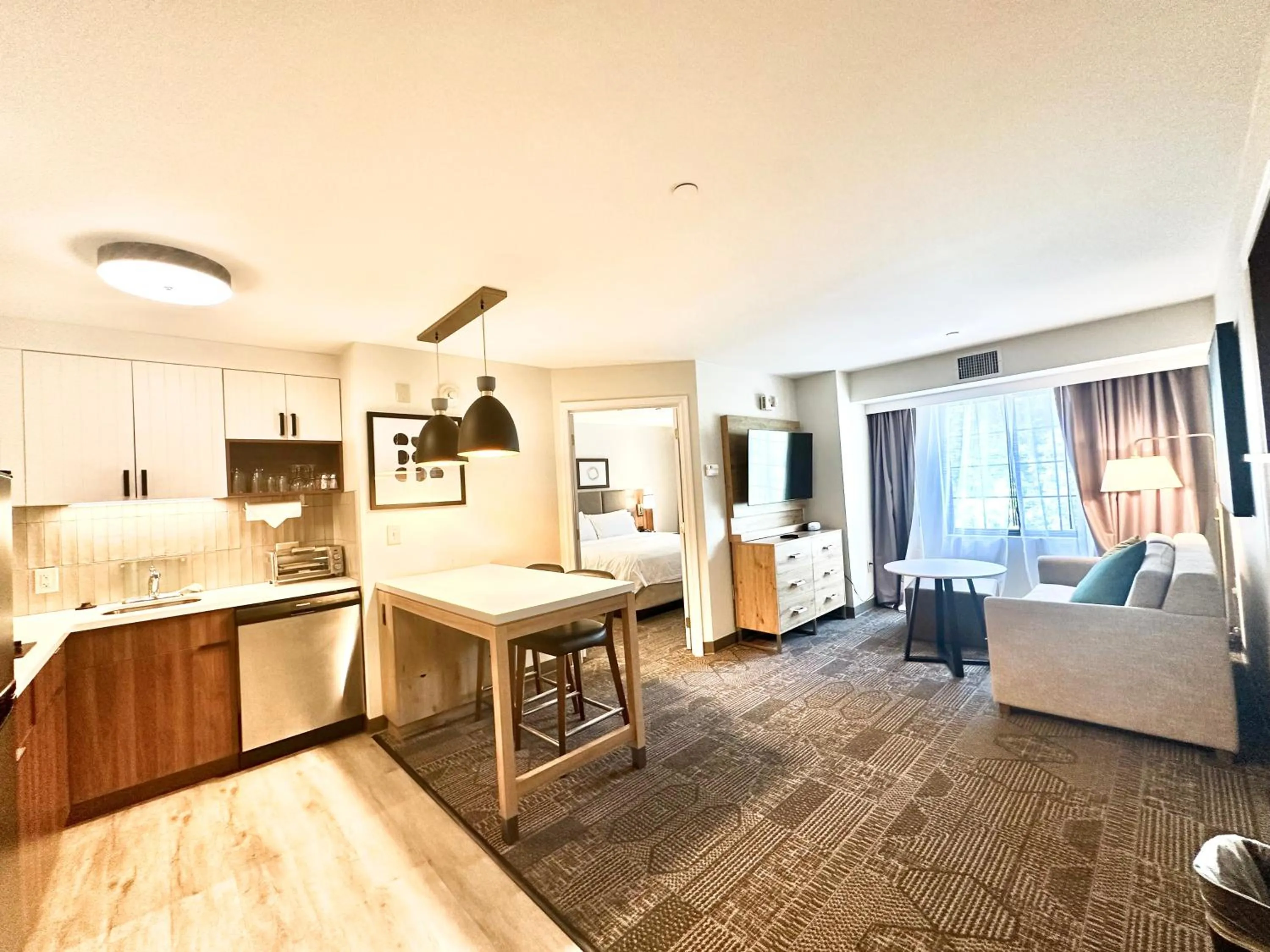 Bed in Staybridge Suites East Stroudsburg - Poconos by IHG