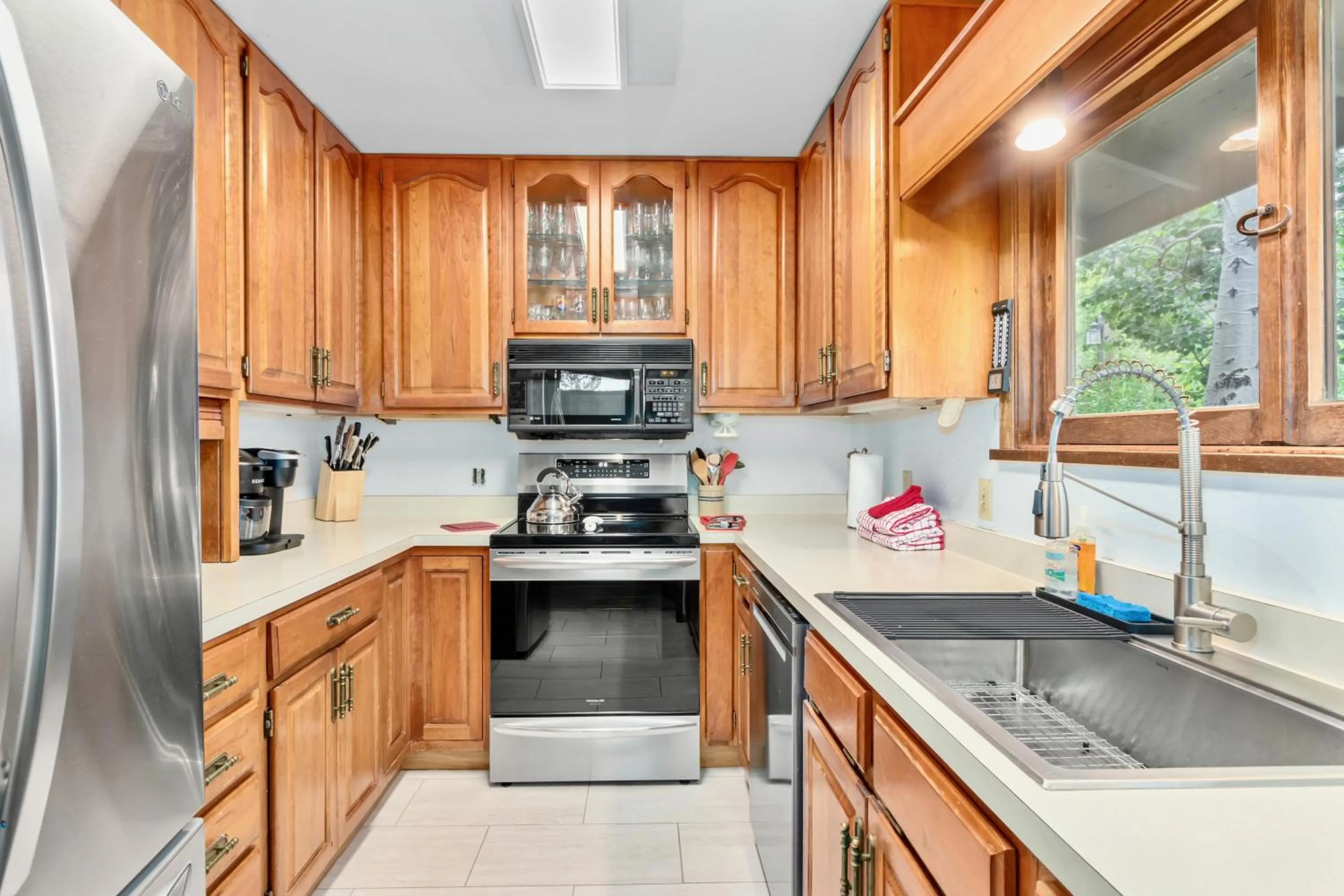 Kitchen or kitchenette in Macmillan Home