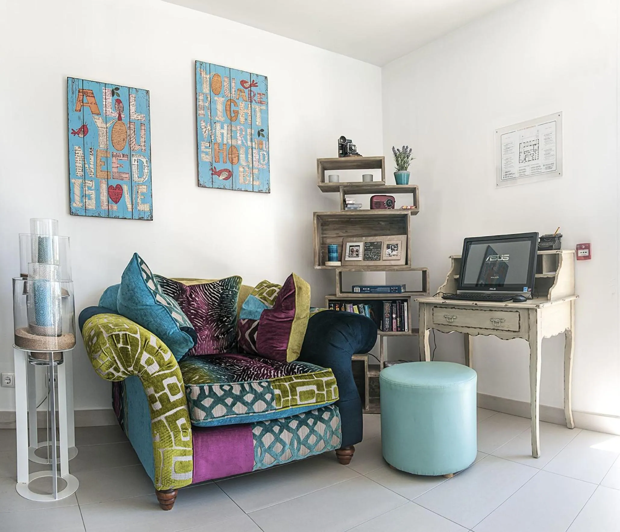 Library in Mareta View - Boutique Bed & Breakfast