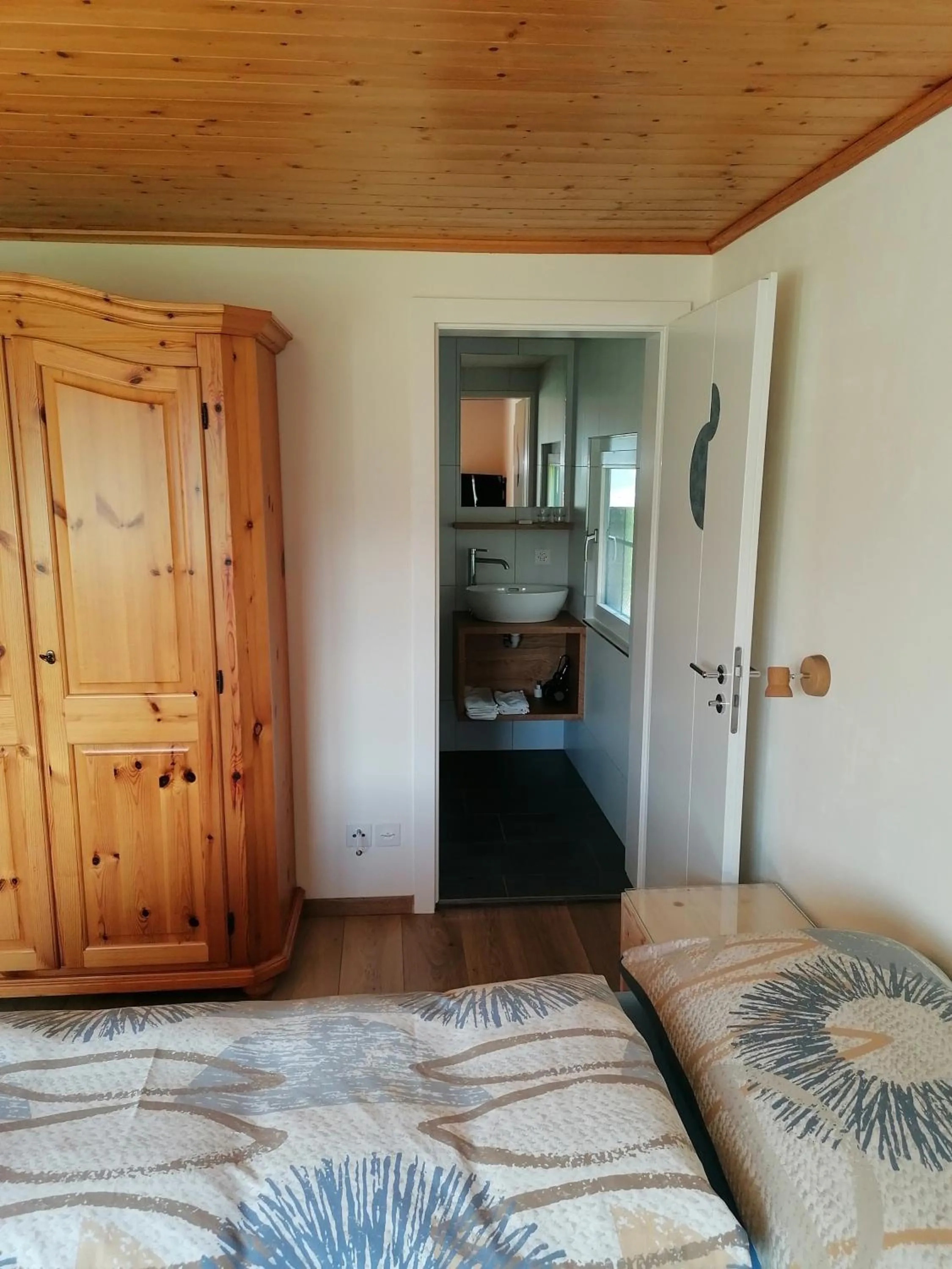 Photo of the whole room, Bed in Gasthaus Bären Schlatt