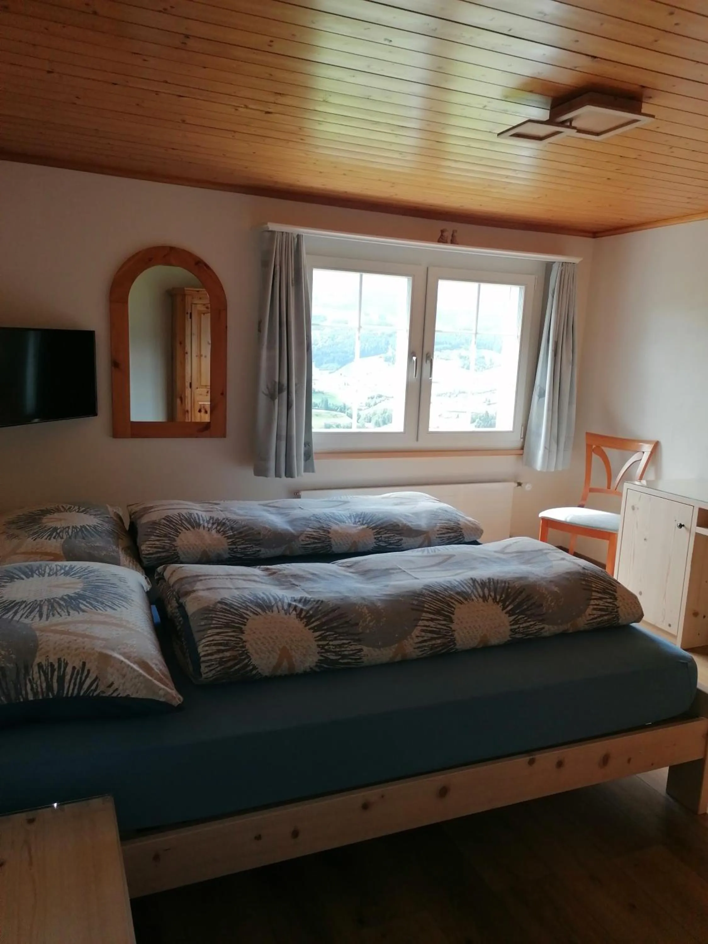 Photo of the whole room, Bed in Gasthaus Bären Schlatt