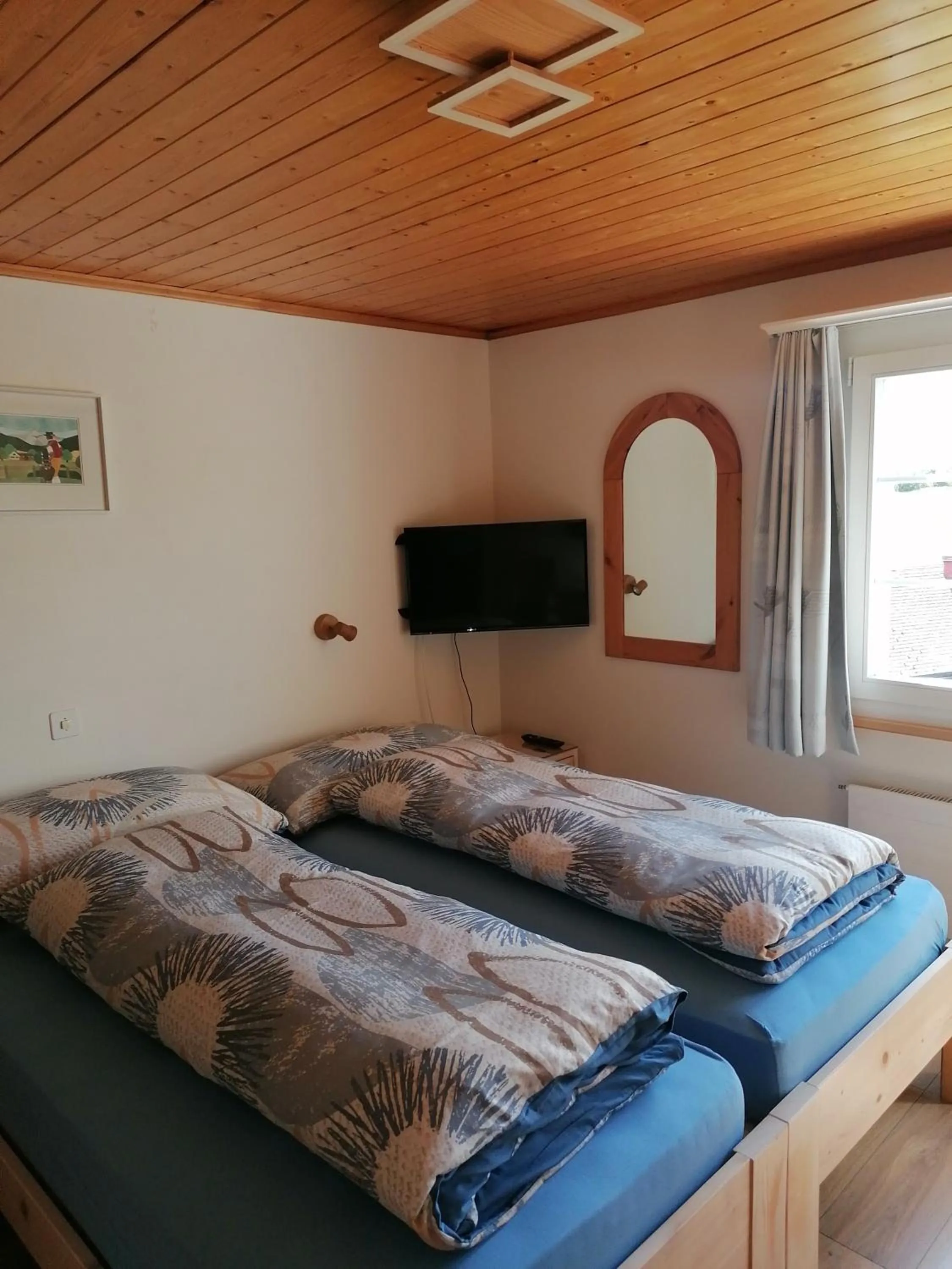 Photo of the whole room, Bed in Gasthaus Bären Schlatt