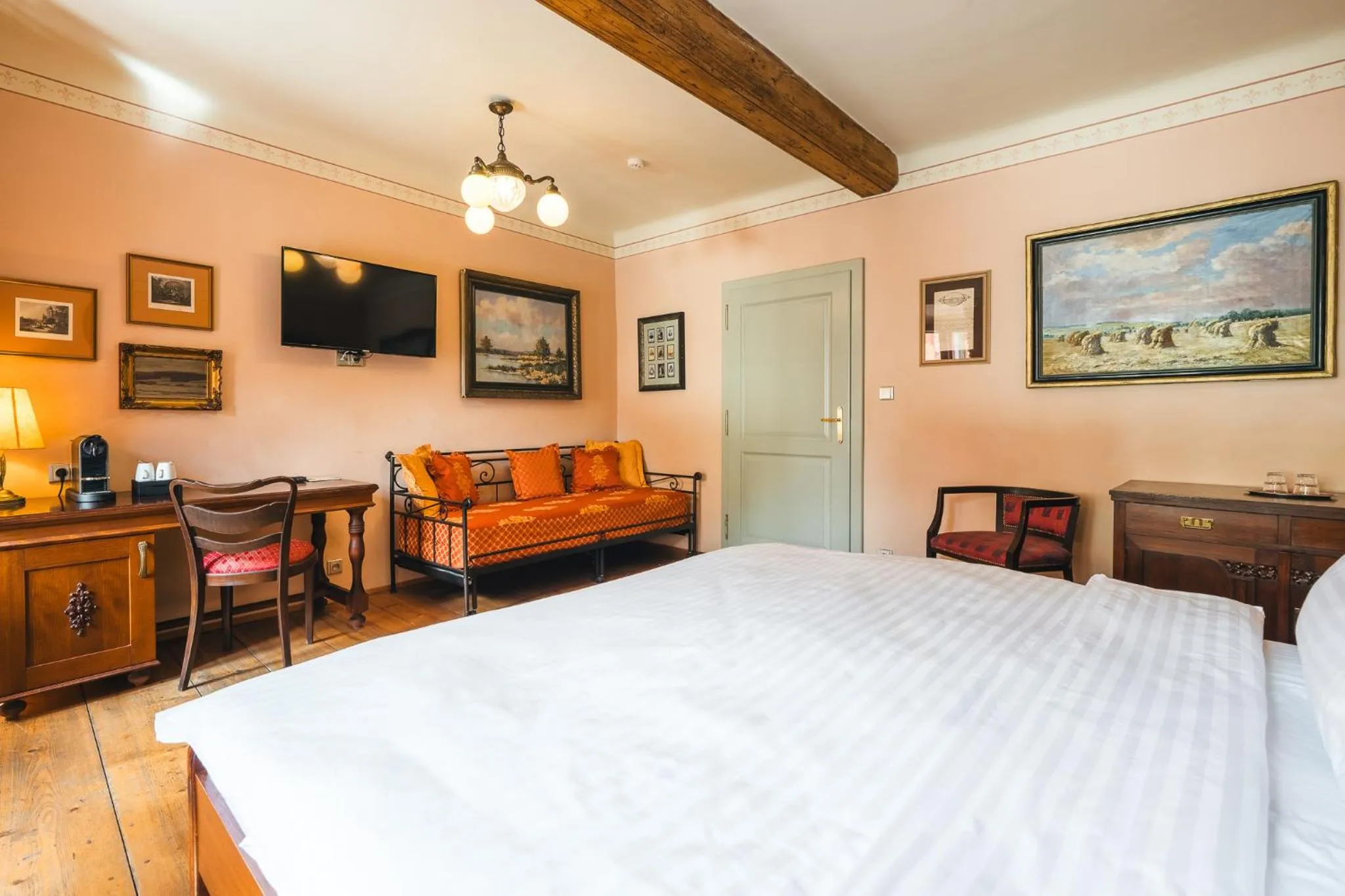 Bed in Hotel Krčínův Dům