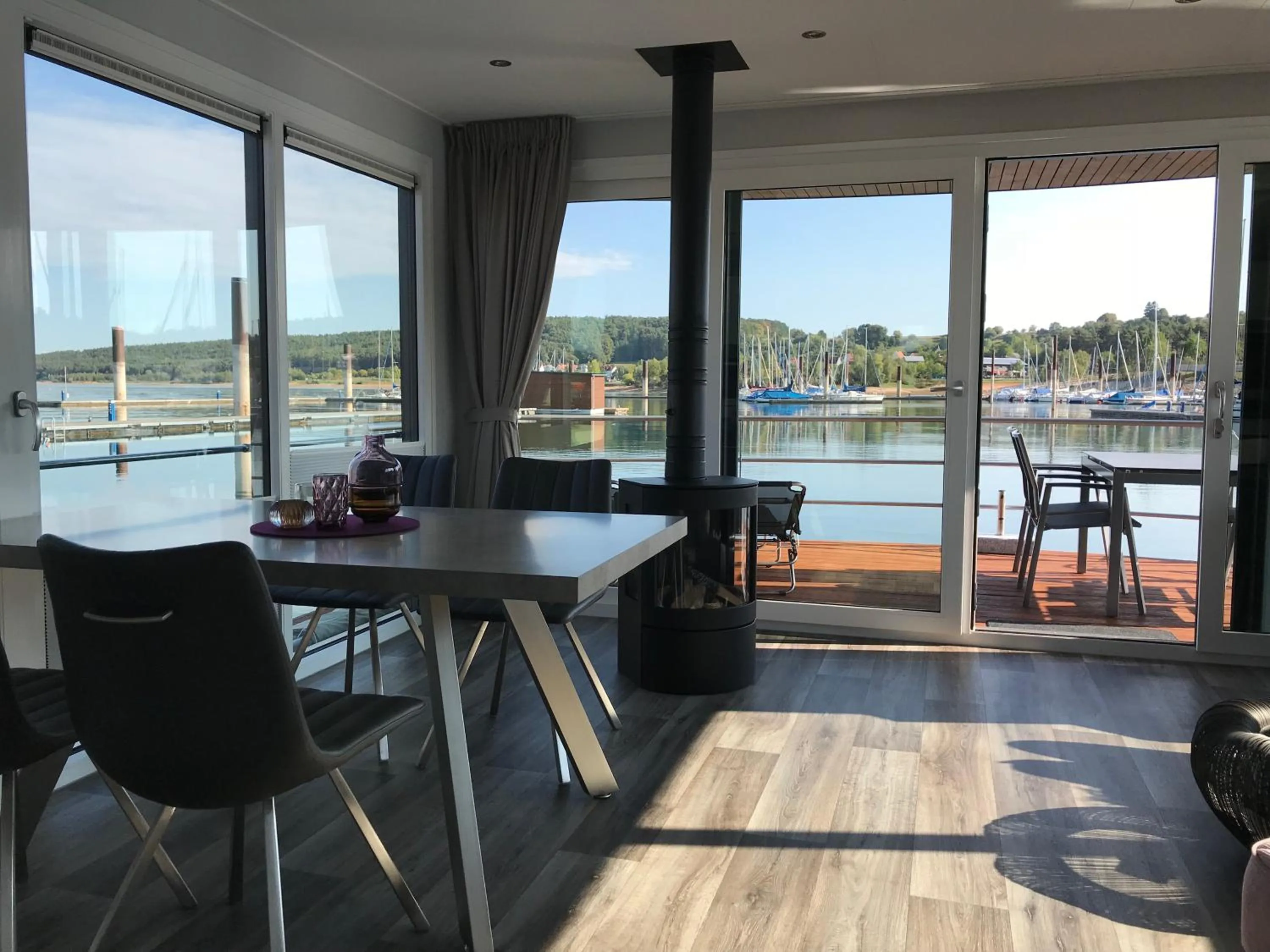 Photo of the whole room in Floating Village Brombachsee