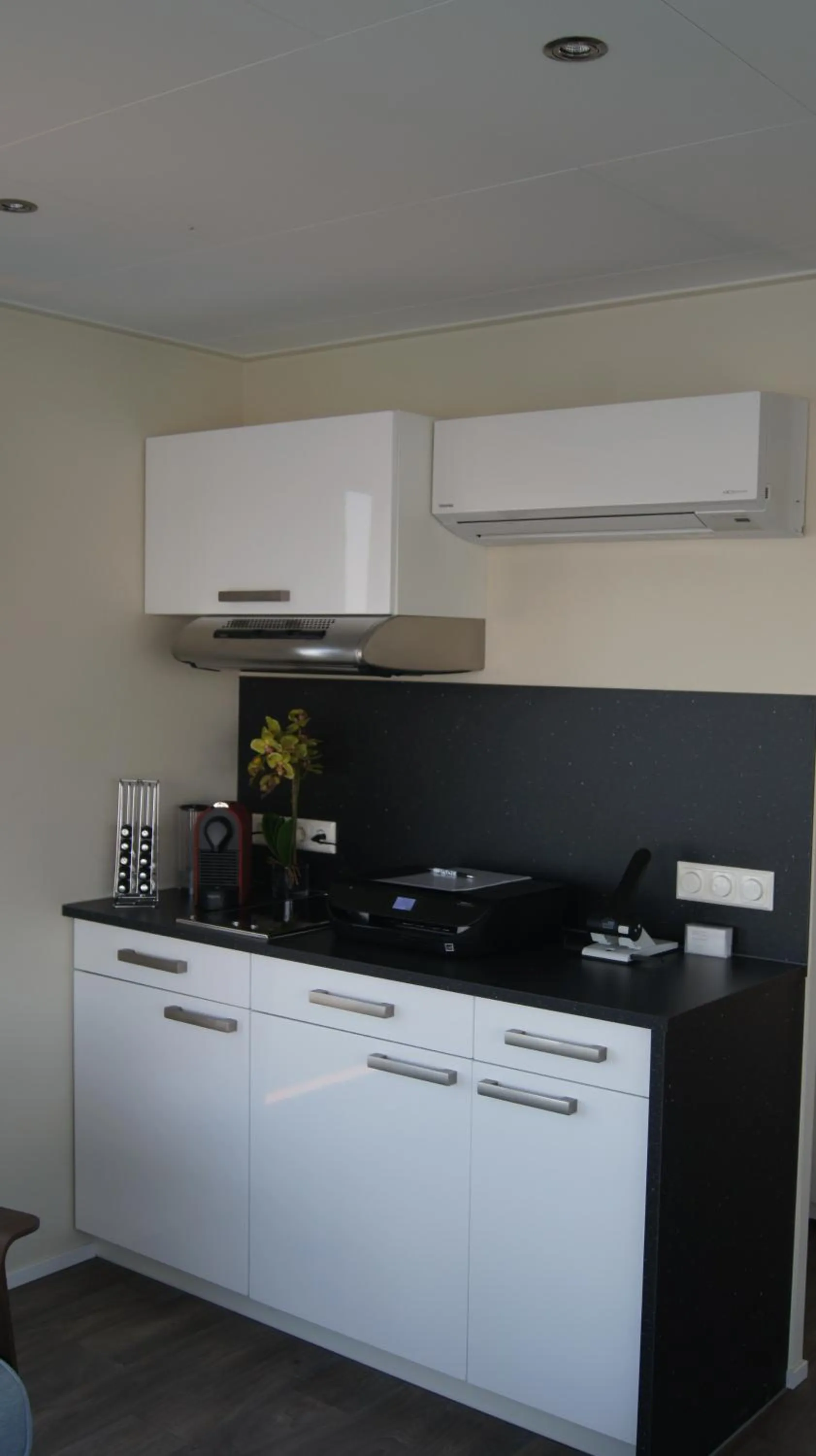 Photo of the whole room in Floating Village Brombachsee