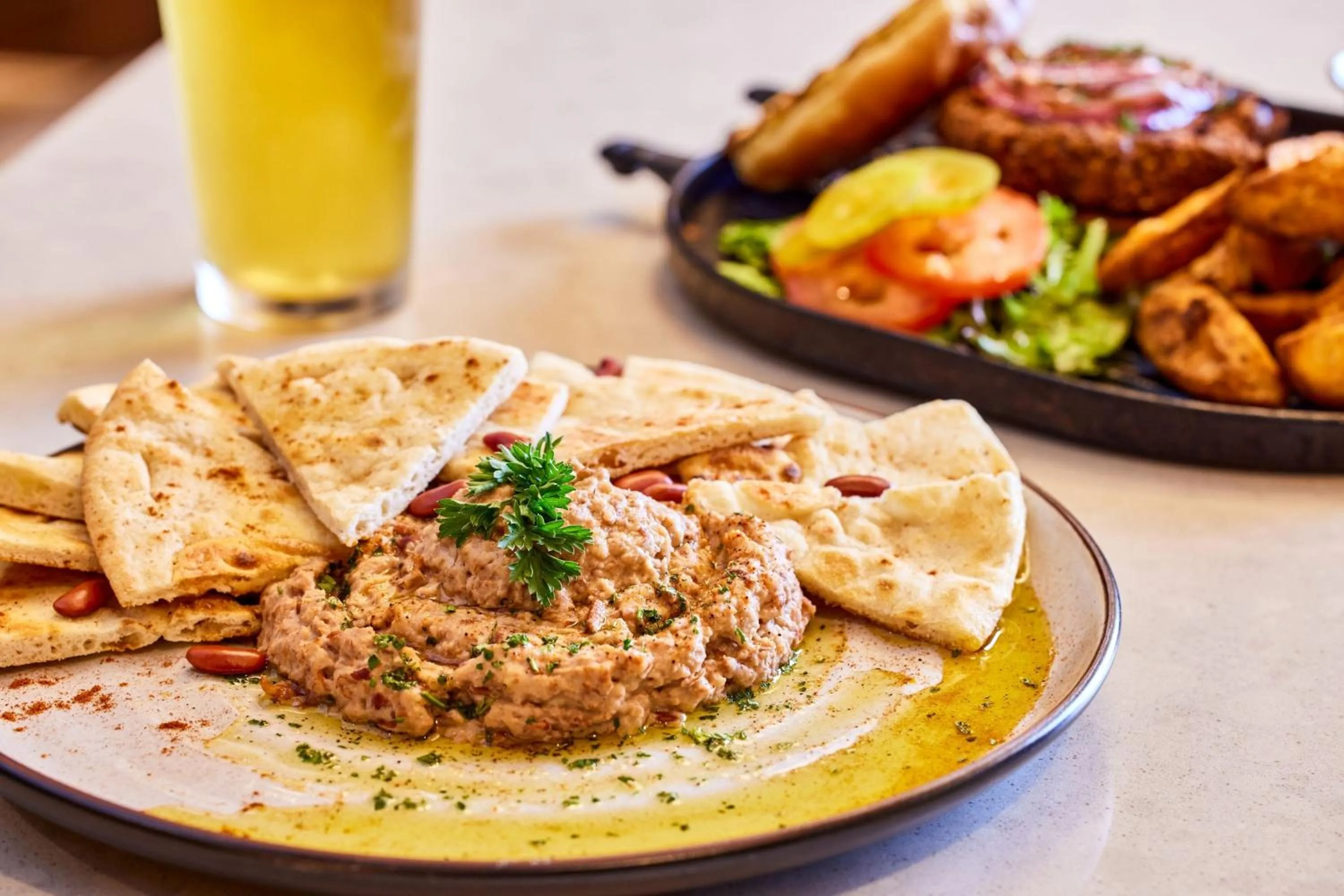 Lounge or bar in AC Hotel by Marriott New Orleans French Quarter