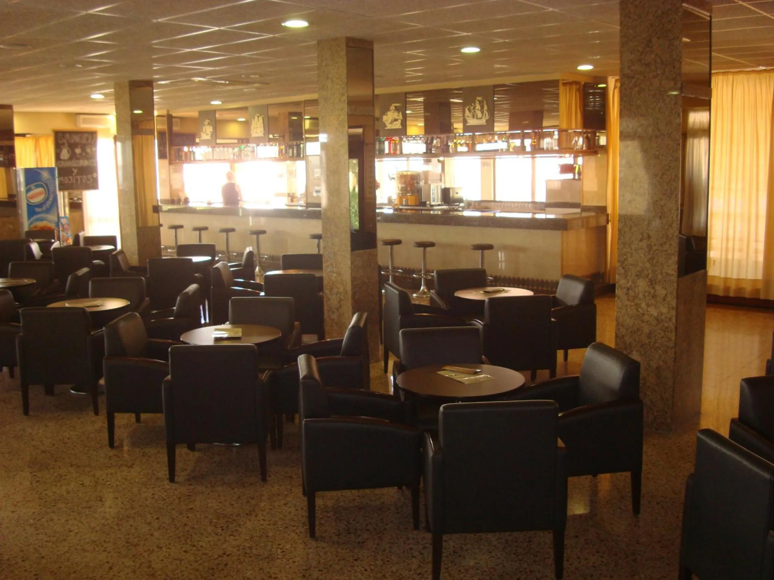 Restaurant/places to eat in Hotel Univers