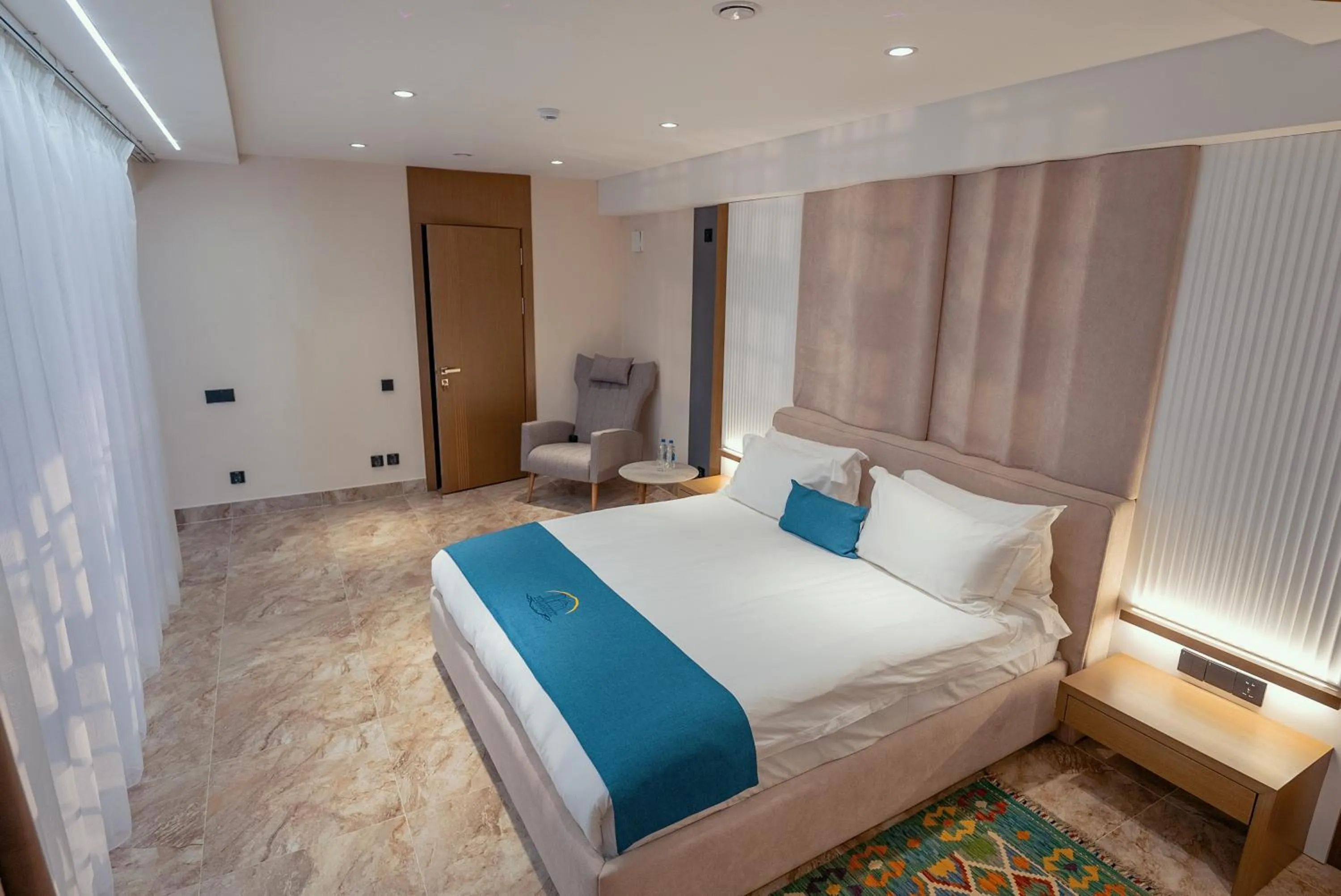 Bedroom, Bed in Parliament Palace Hotel