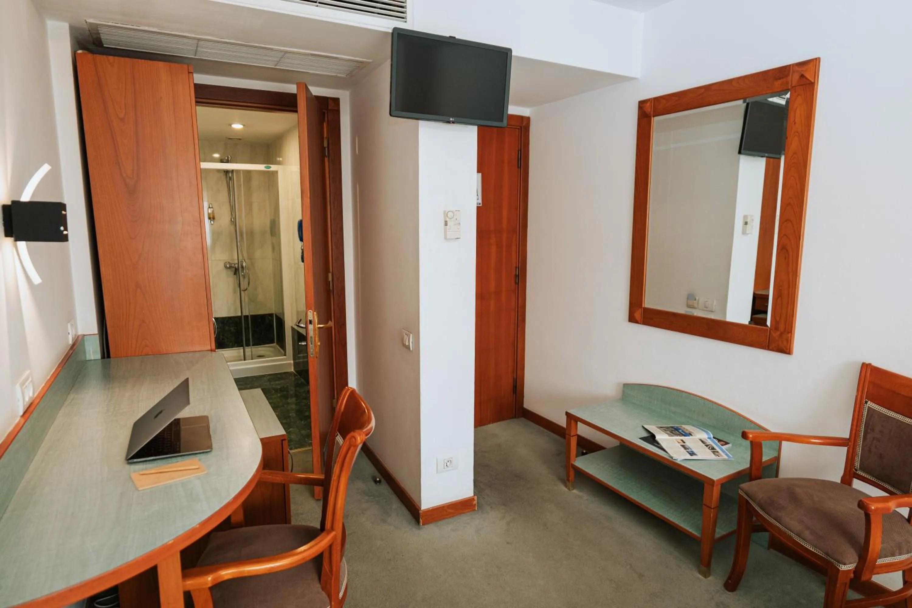 Bedroom in Hotel Duke Romana City Center