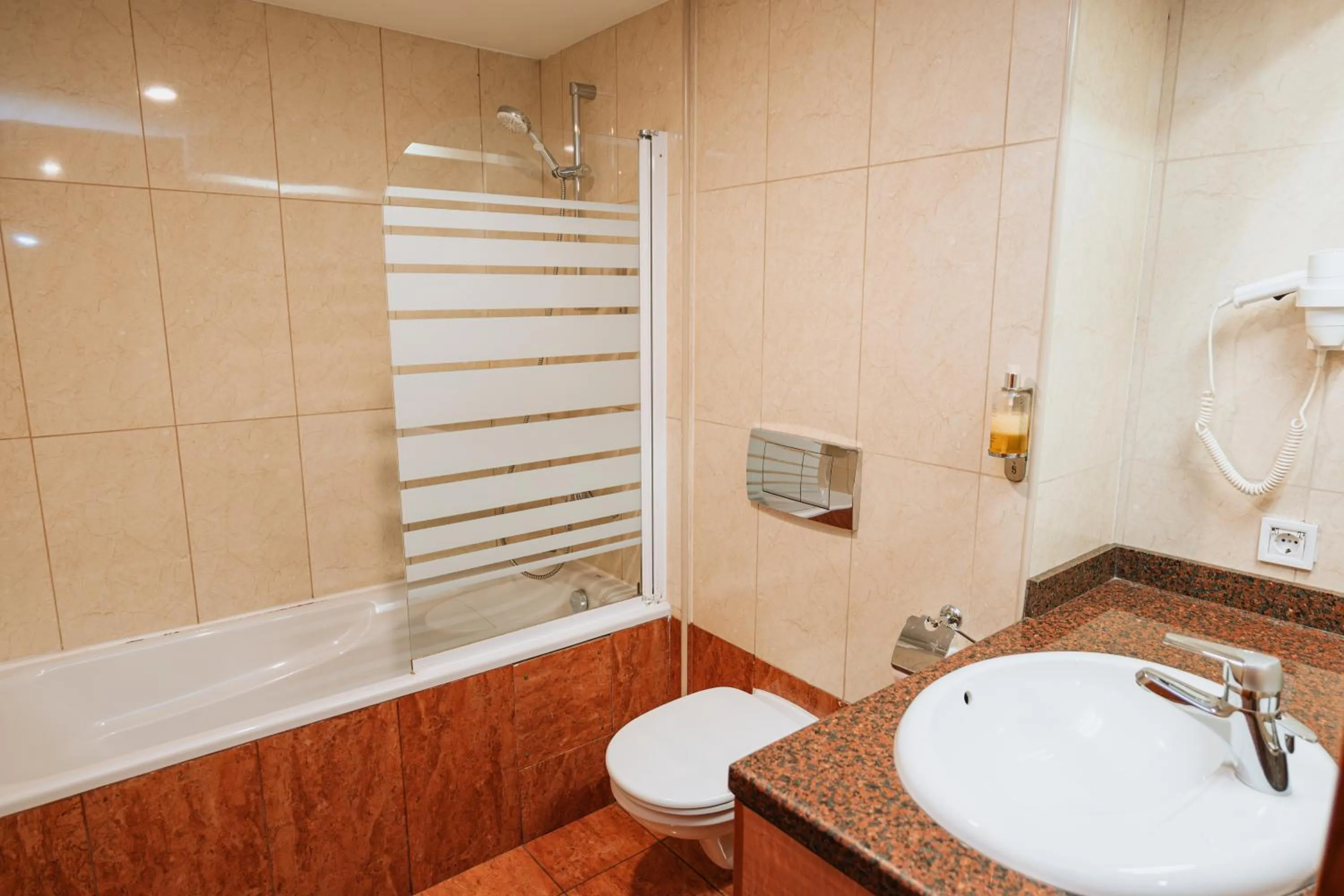 Bathroom in Hotel Duke Romana City Center