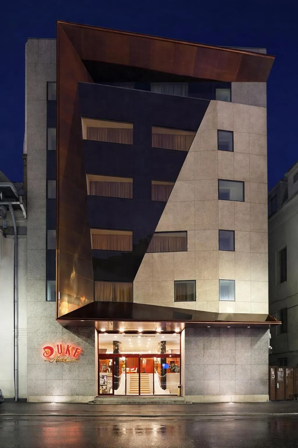 Facade/entrance in Hotel Duke Romana City Center