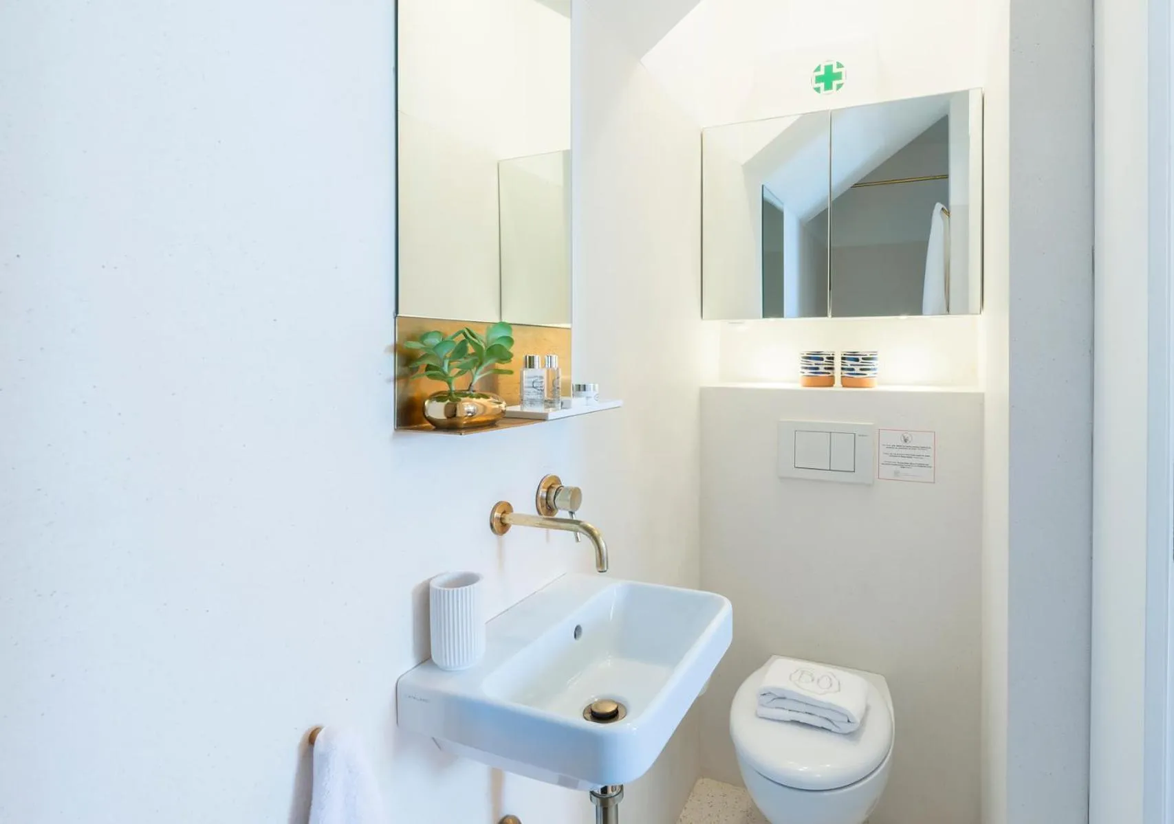 Bathroom in Oporto Street das Aldas - River View