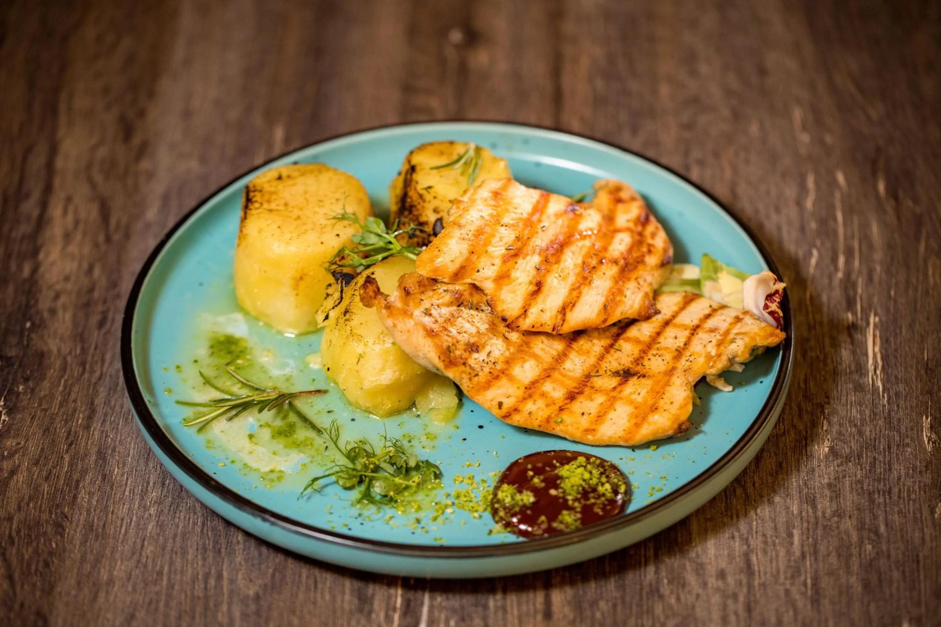 Restaurant/places to eat in Samaa Hotel