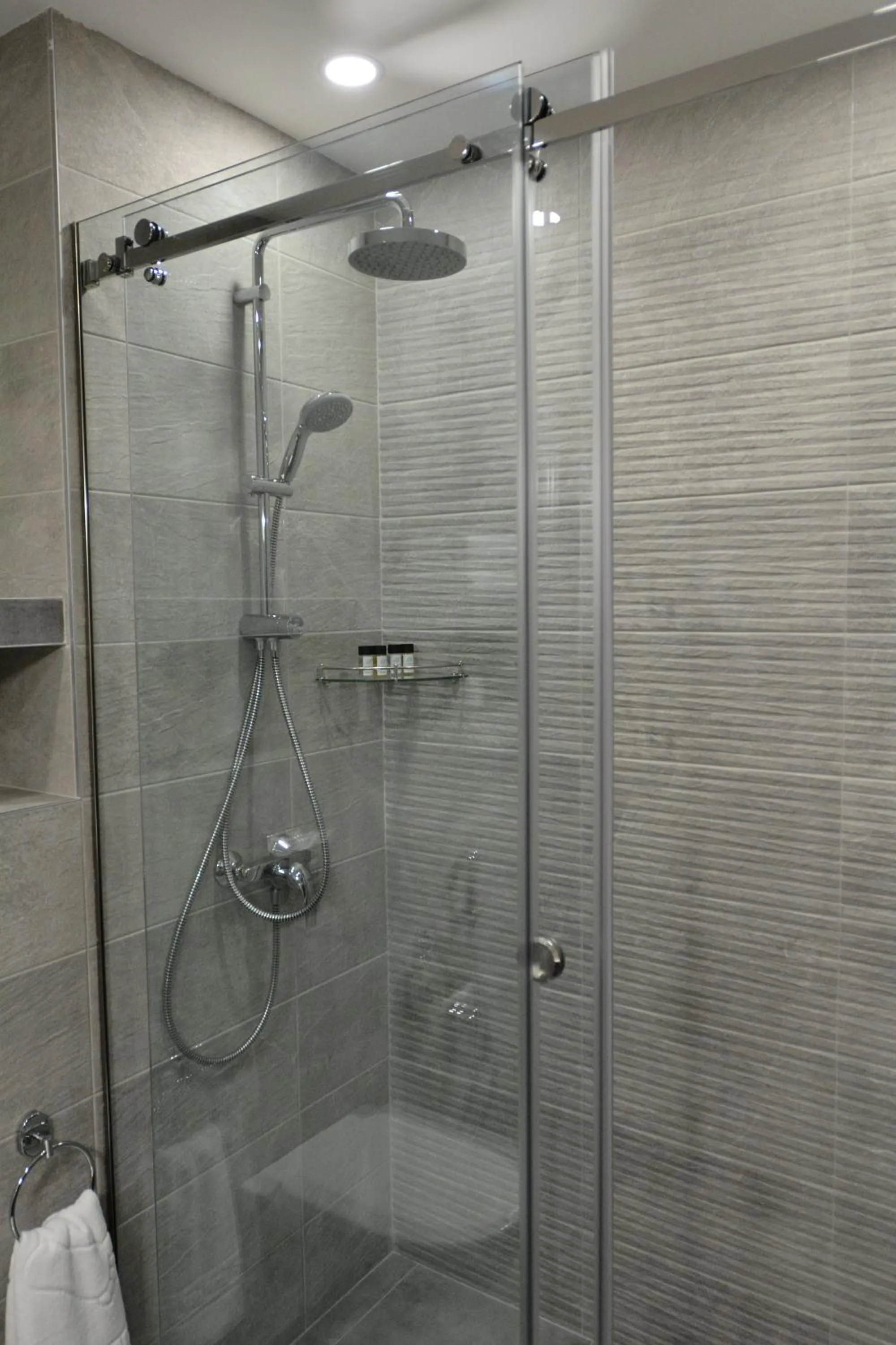 Bathroom in Hotel Garnet Tbilisi