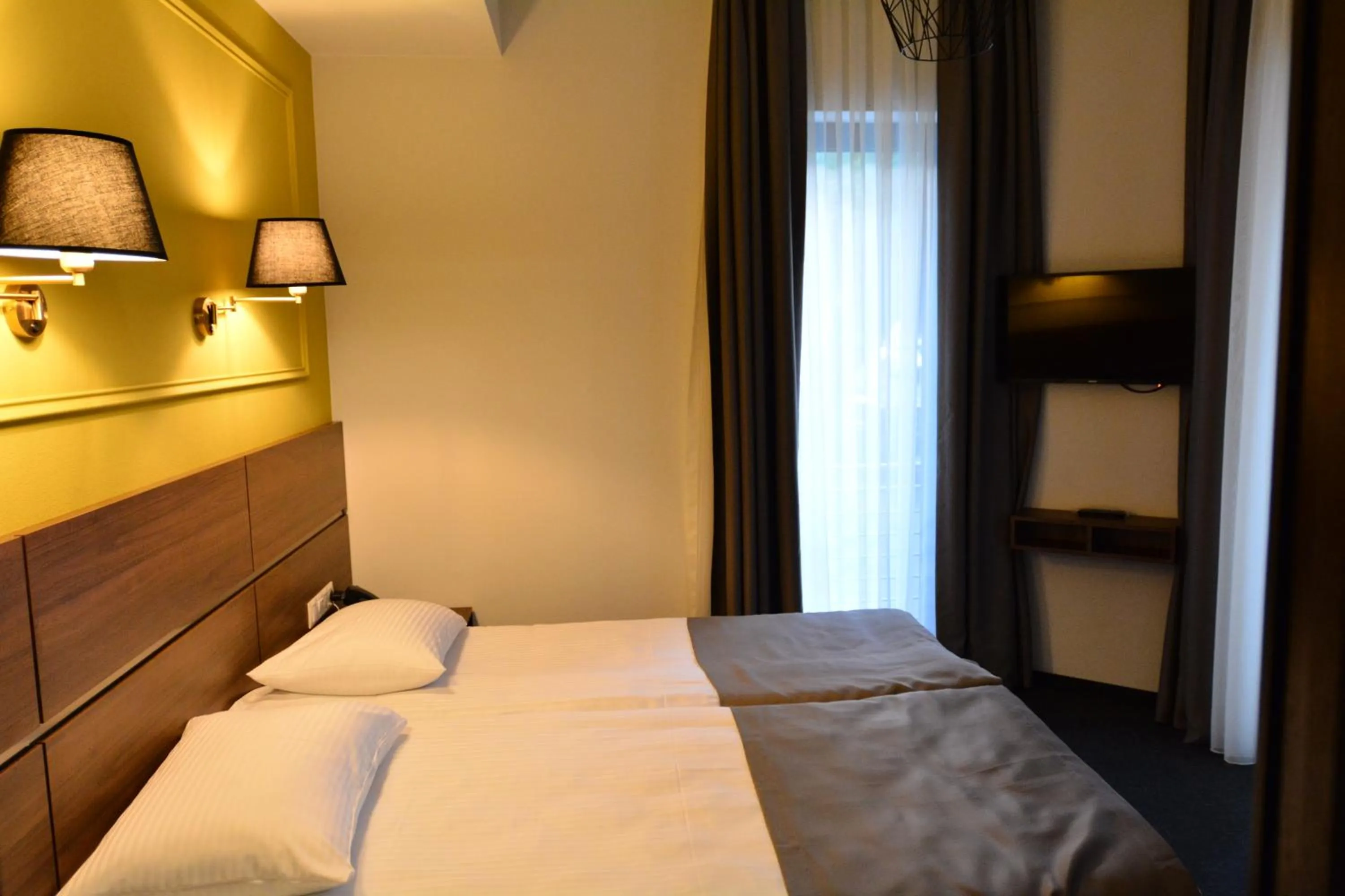 Bedroom, Bed in Hotel Garnet Tbilisi