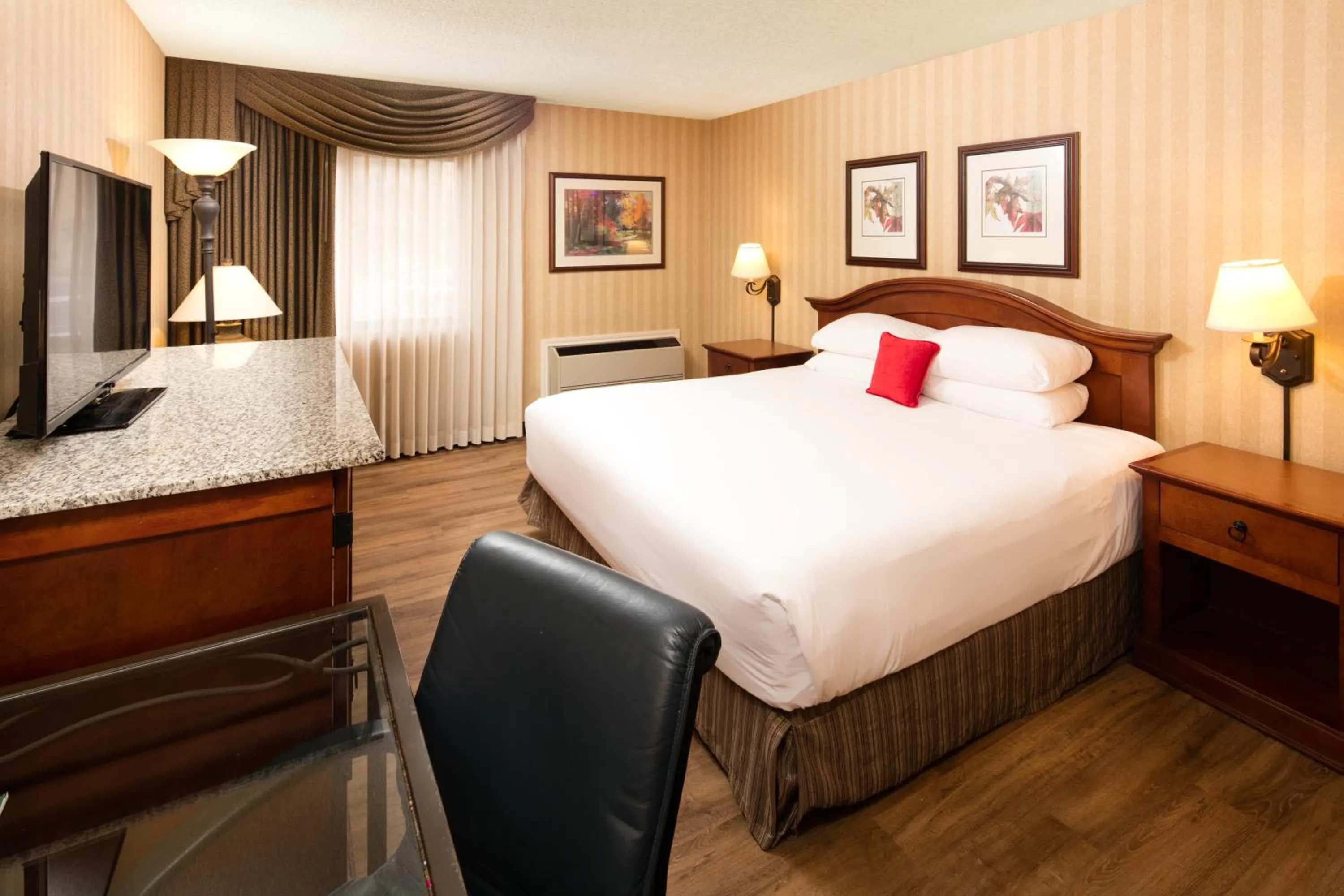 Bed in Red Lion Hotel Twin Falls