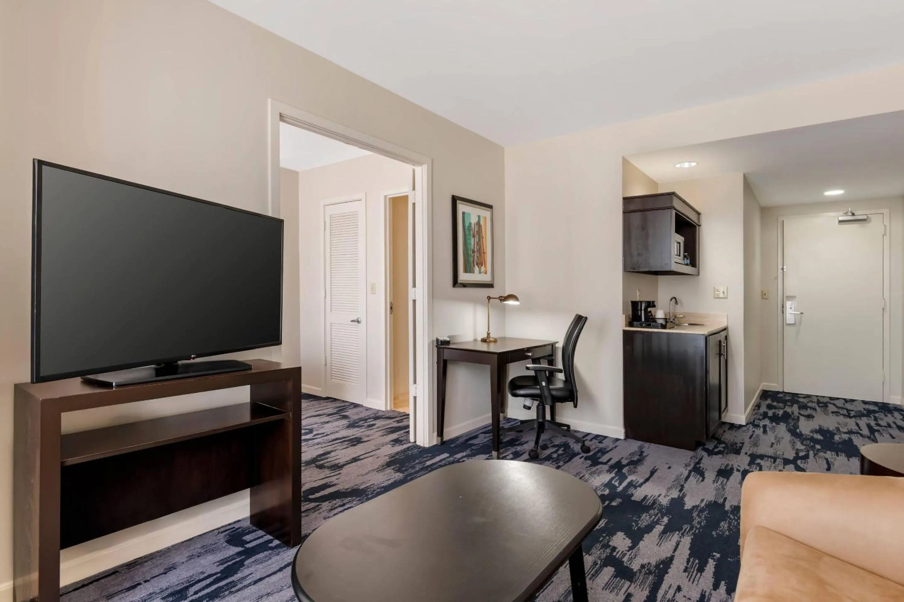 Bedroom in The Connally Hotel Downtown Atlanta, an Ascend Collection Hotel