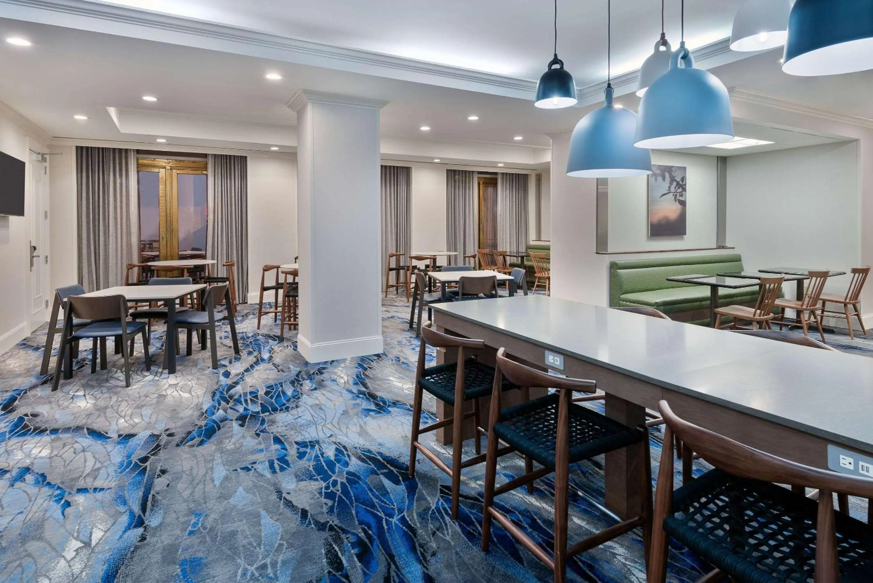 Breakfast in The Connally Hotel Downtown Atlanta, an Ascend Collection Hotel